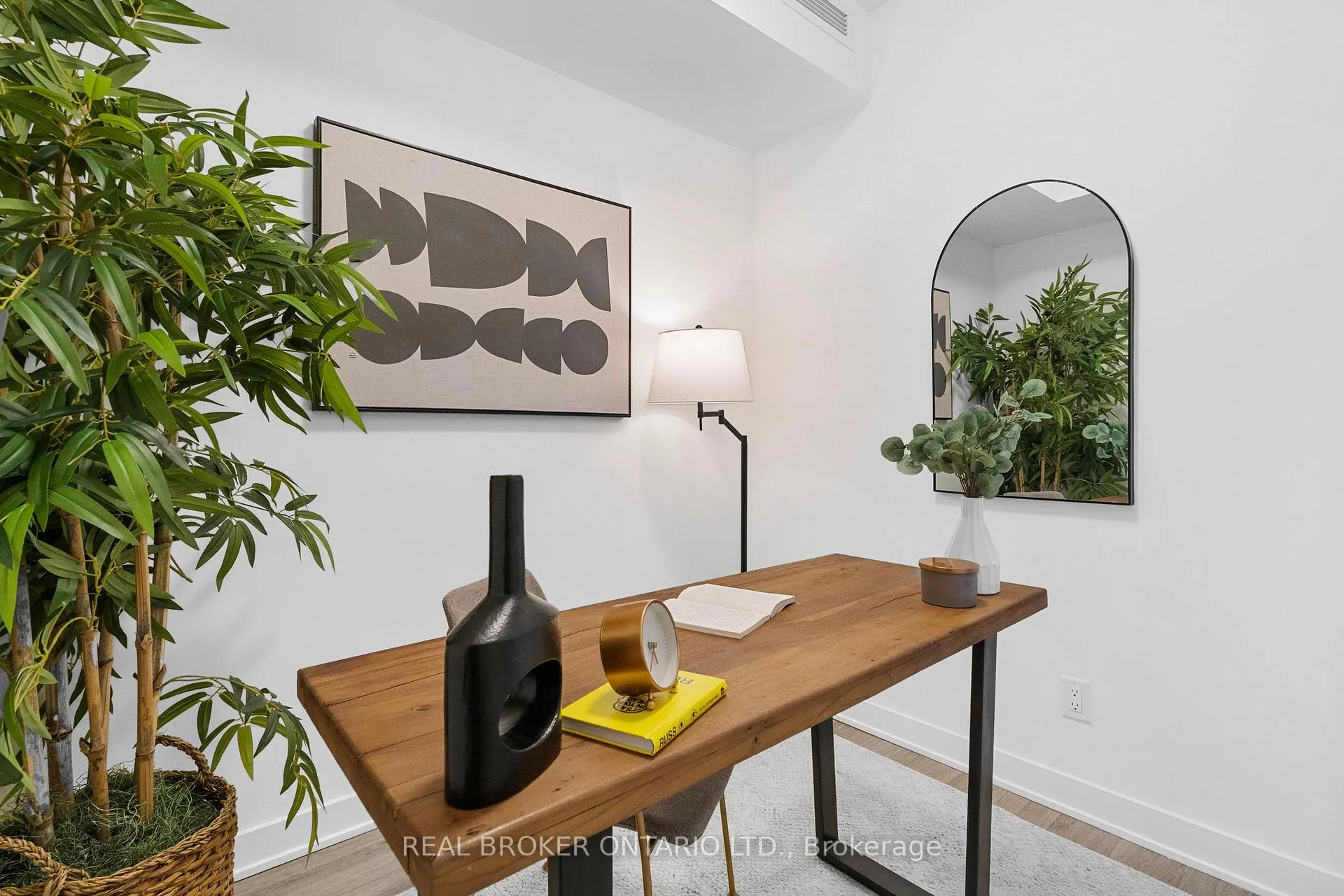 Photo 10 of Unit 206, 681 Yonge Street, Barrie, Painswick South — HOMEH