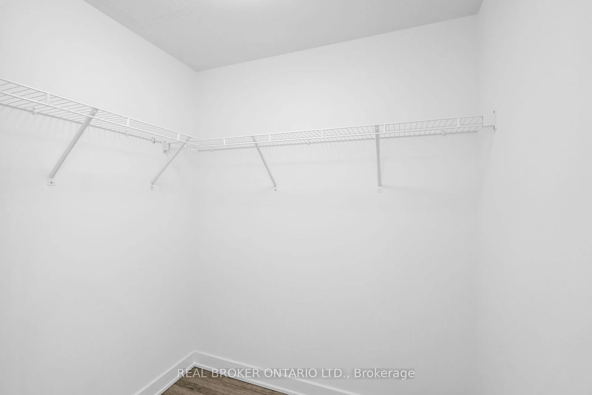 Photo 15 of Unit 206, 681 Yonge Street, Barrie, Painswick South — HOMEH