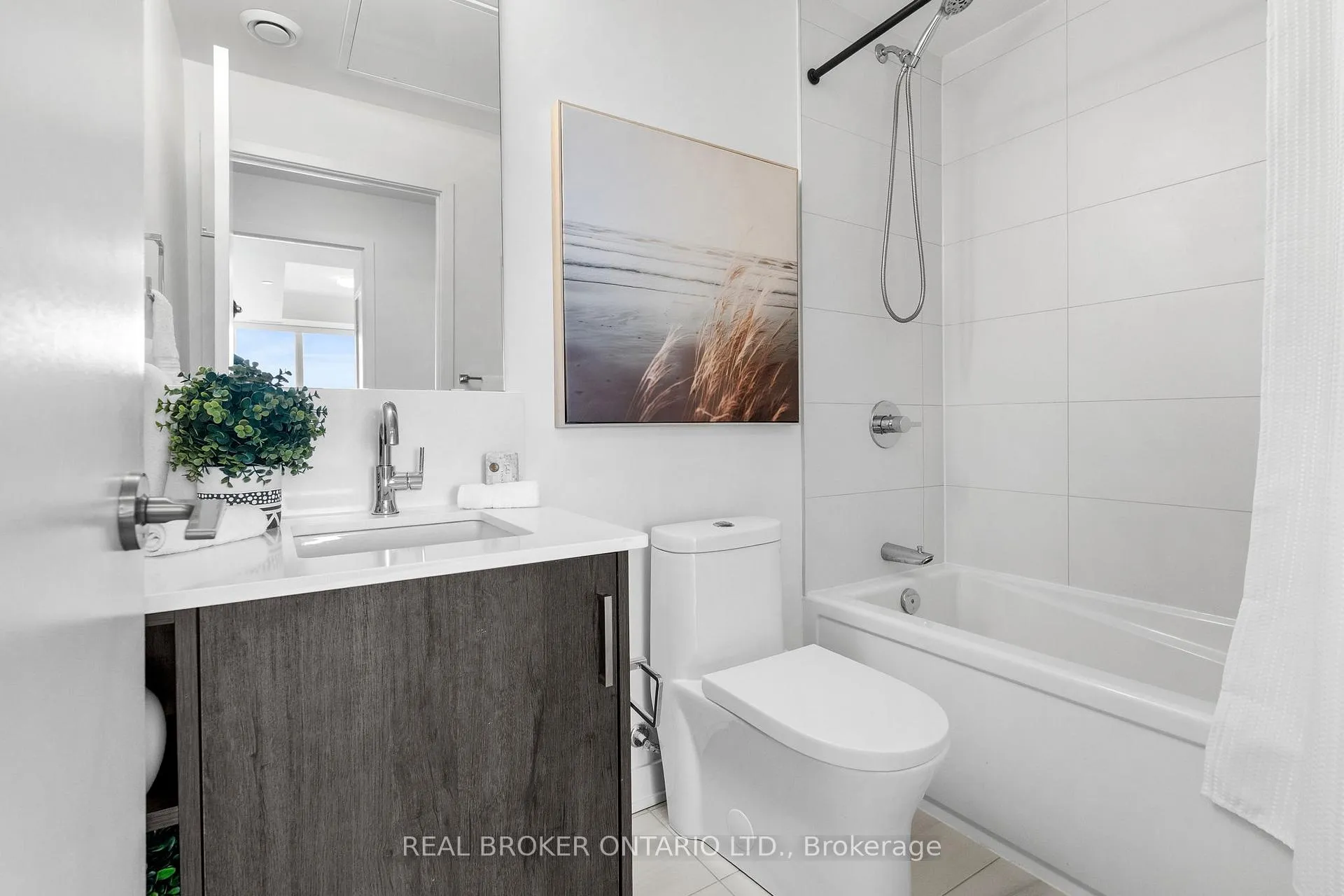 Photo 18 of Unit 206, 681 Yonge Street, Barrie, Painswick South — HOMEH