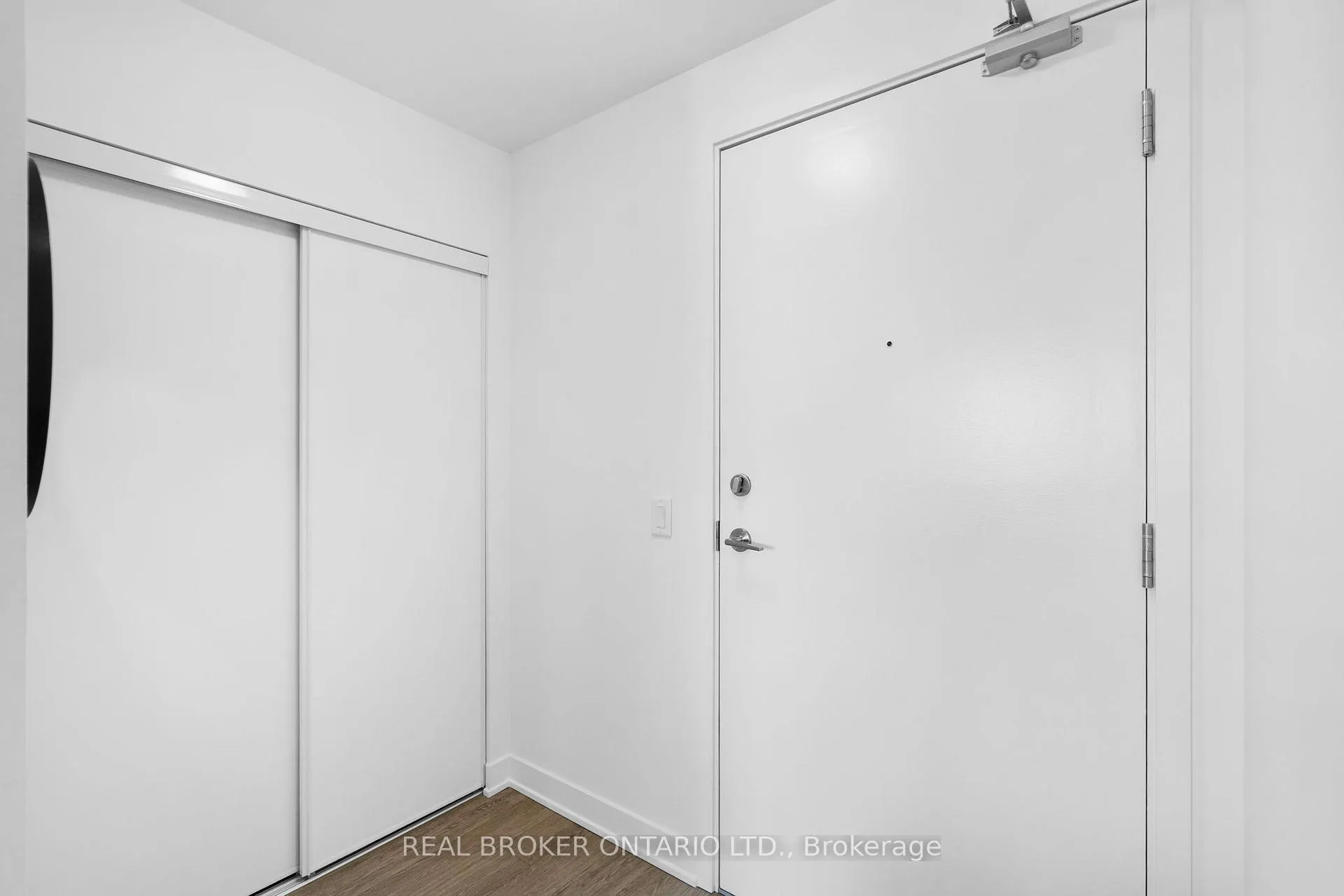 Photo 24 of Unit 206, 681 Yonge Street, Barrie, Painswick South — HOMEH