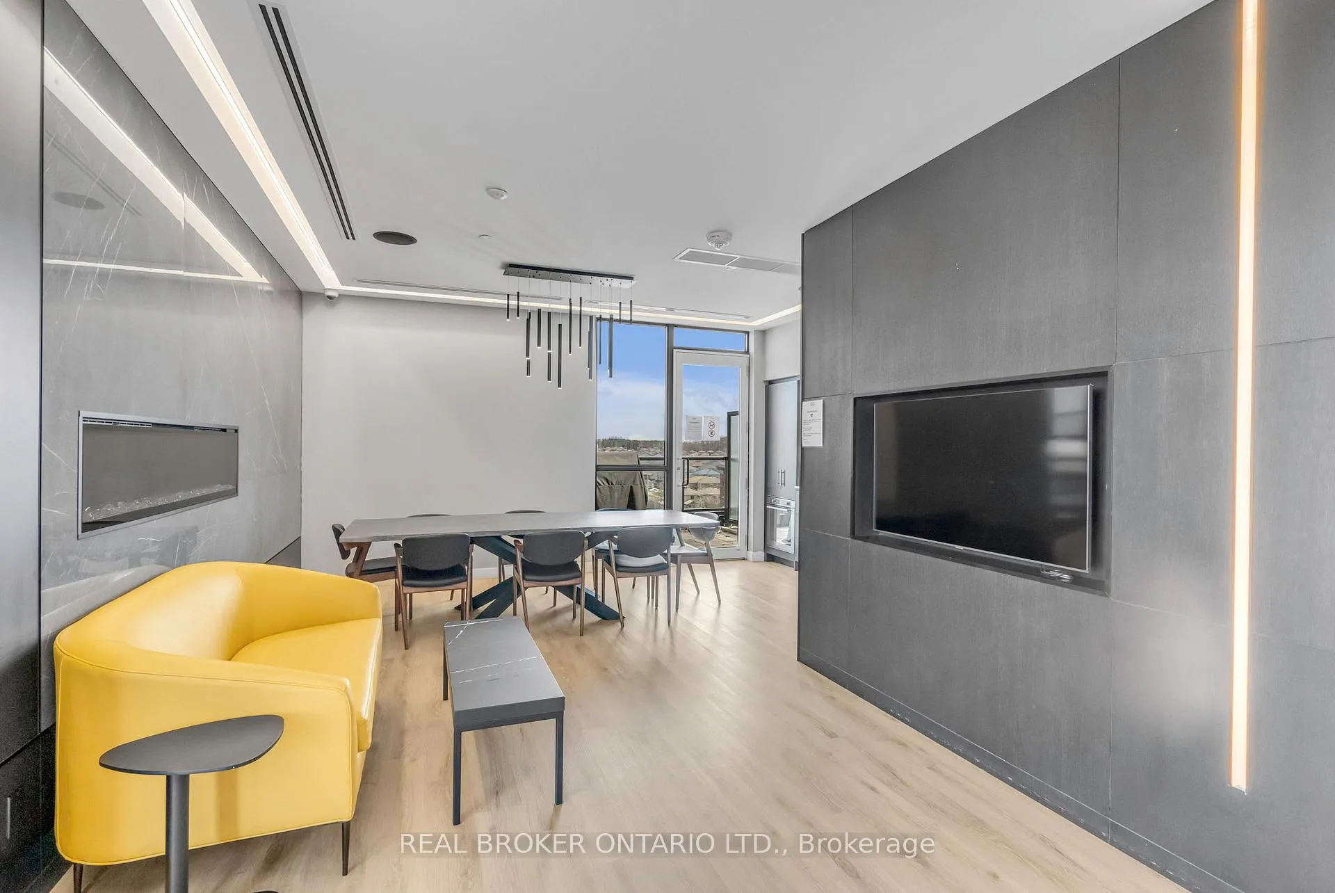 Photo 32 of Unit 206, 681 Yonge Street, Barrie, Painswick South — HOMEH