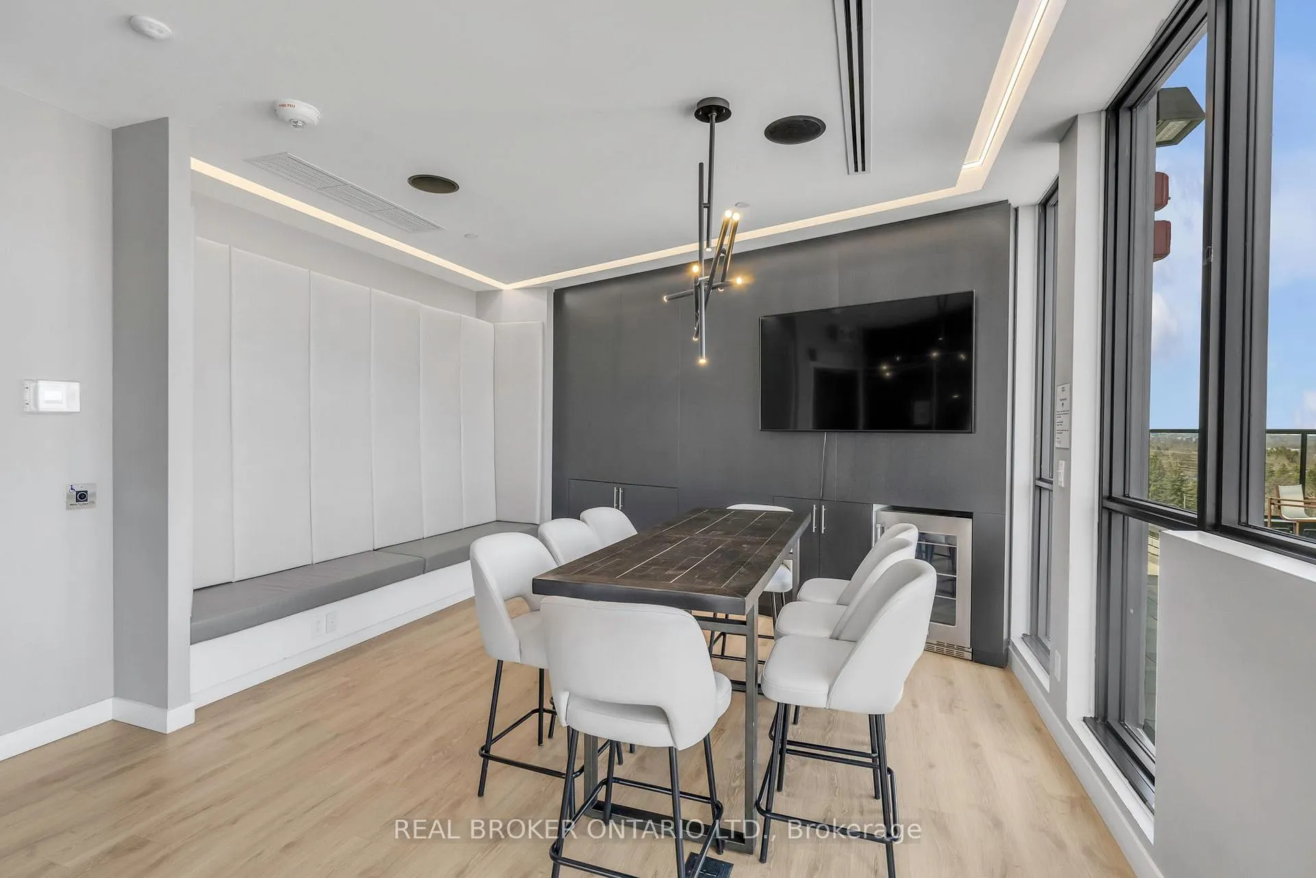 Photo 33 of Unit 206, 681 Yonge Street, Barrie, Painswick South — HOMEH
