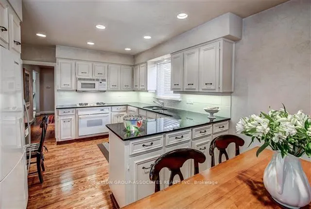 Photo 11 of 81 Chiltern Hill Road, Toronto, Humewood-Cedarvale — HOMEH