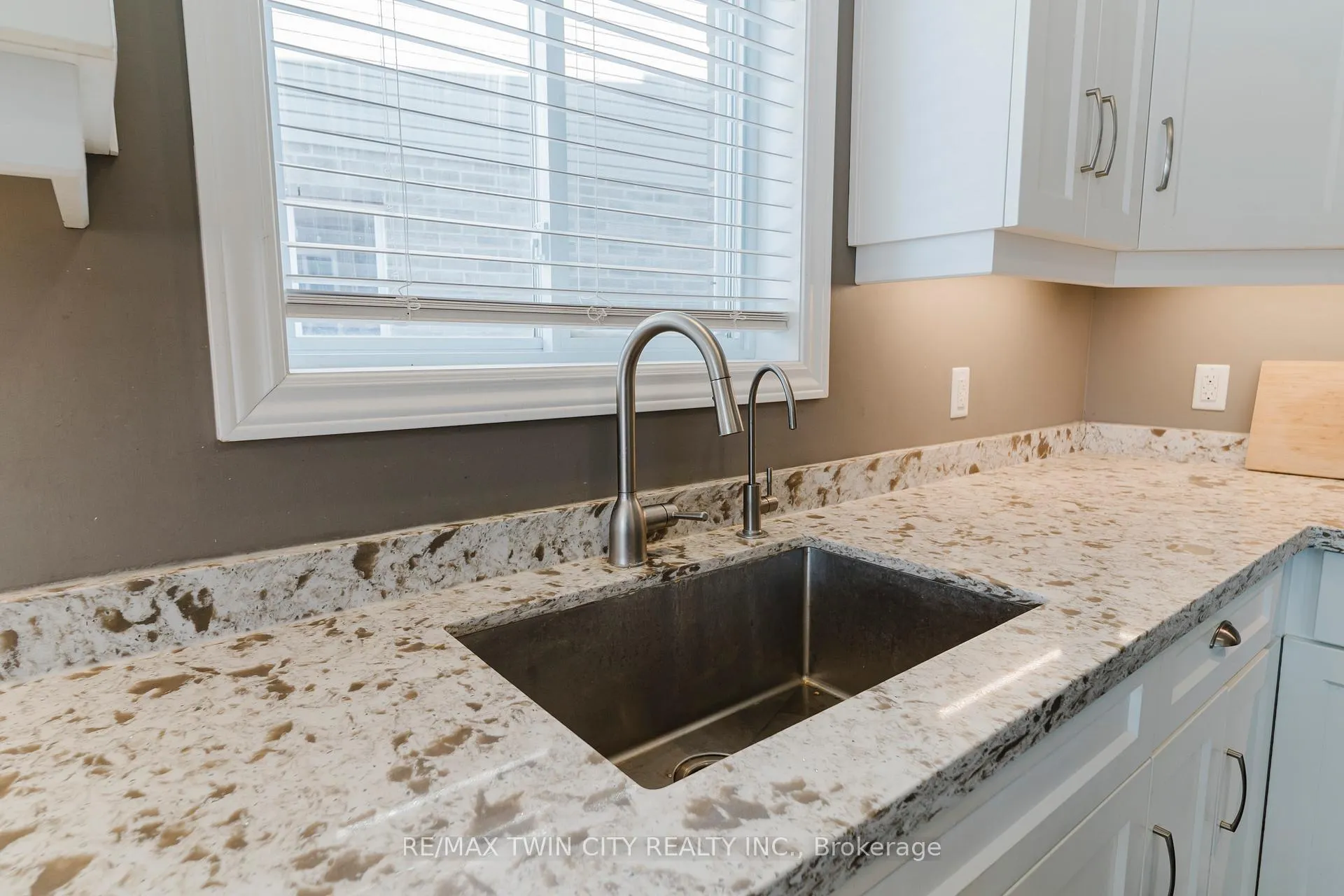 Photo 16 of 209 Ladyslipper Drive, Waterloo — HOMEH
