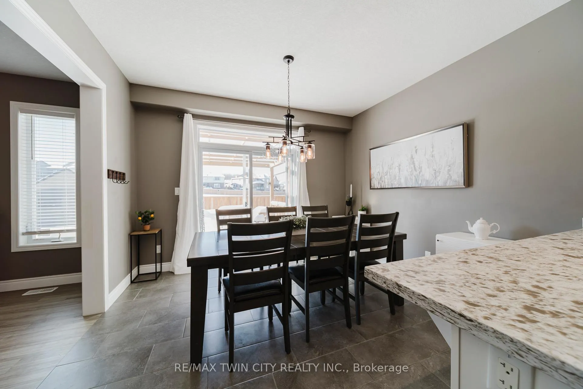 Photo 17 of 209 Ladyslipper Drive, Waterloo — HOMEH