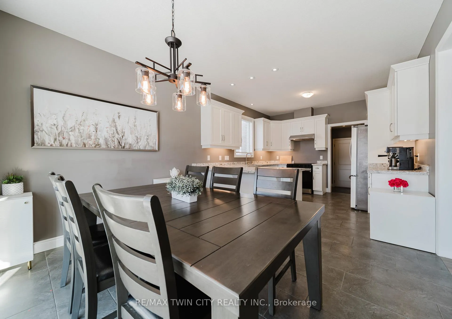 Photo 18 of 209 Ladyslipper Drive, Waterloo — HOMEH