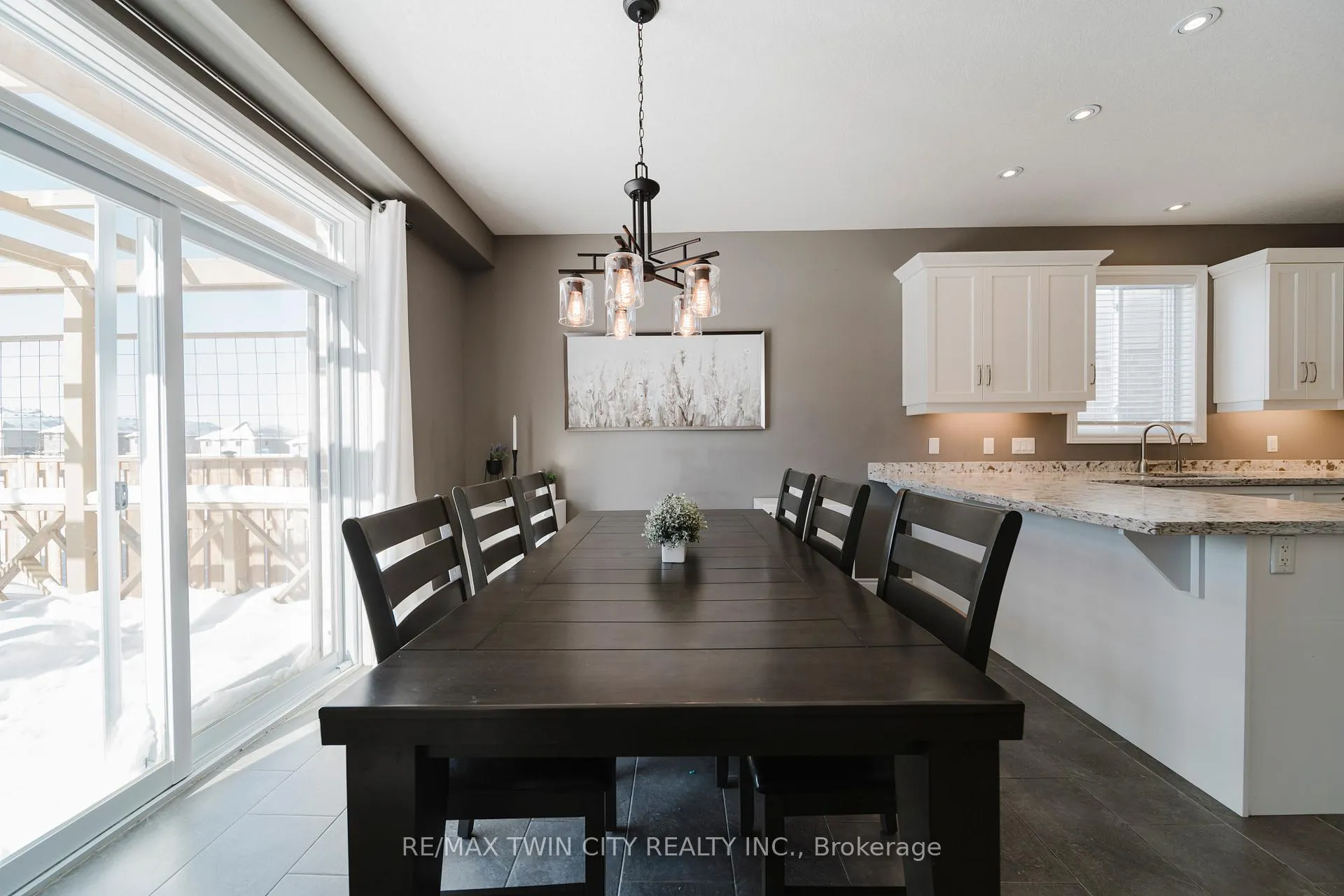 Photo 19 of 209 Ladyslipper Drive, Waterloo — HOMEH