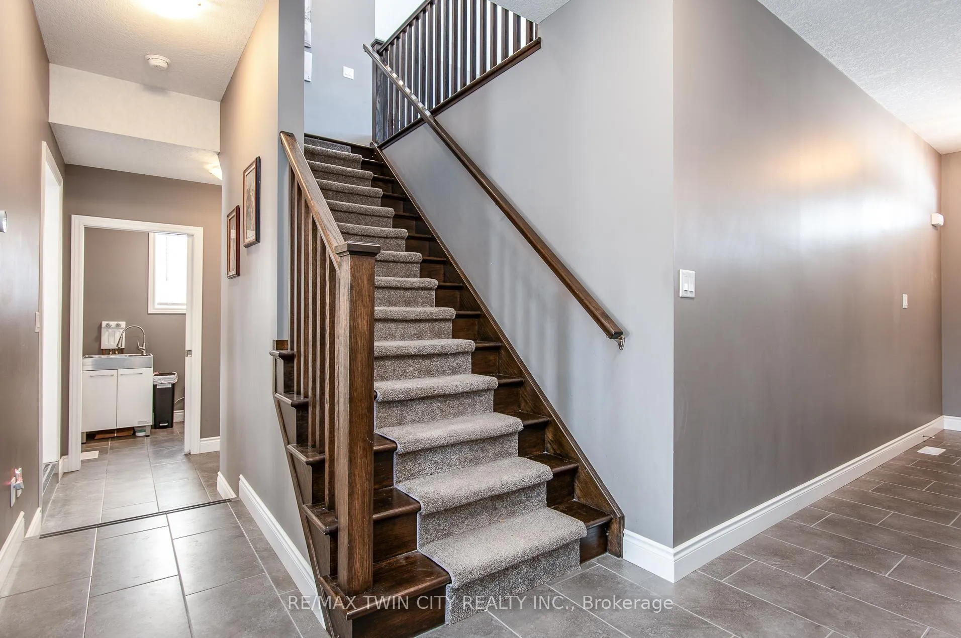 Photo 22 of 209 Ladyslipper Drive, Waterloo — HOMEH