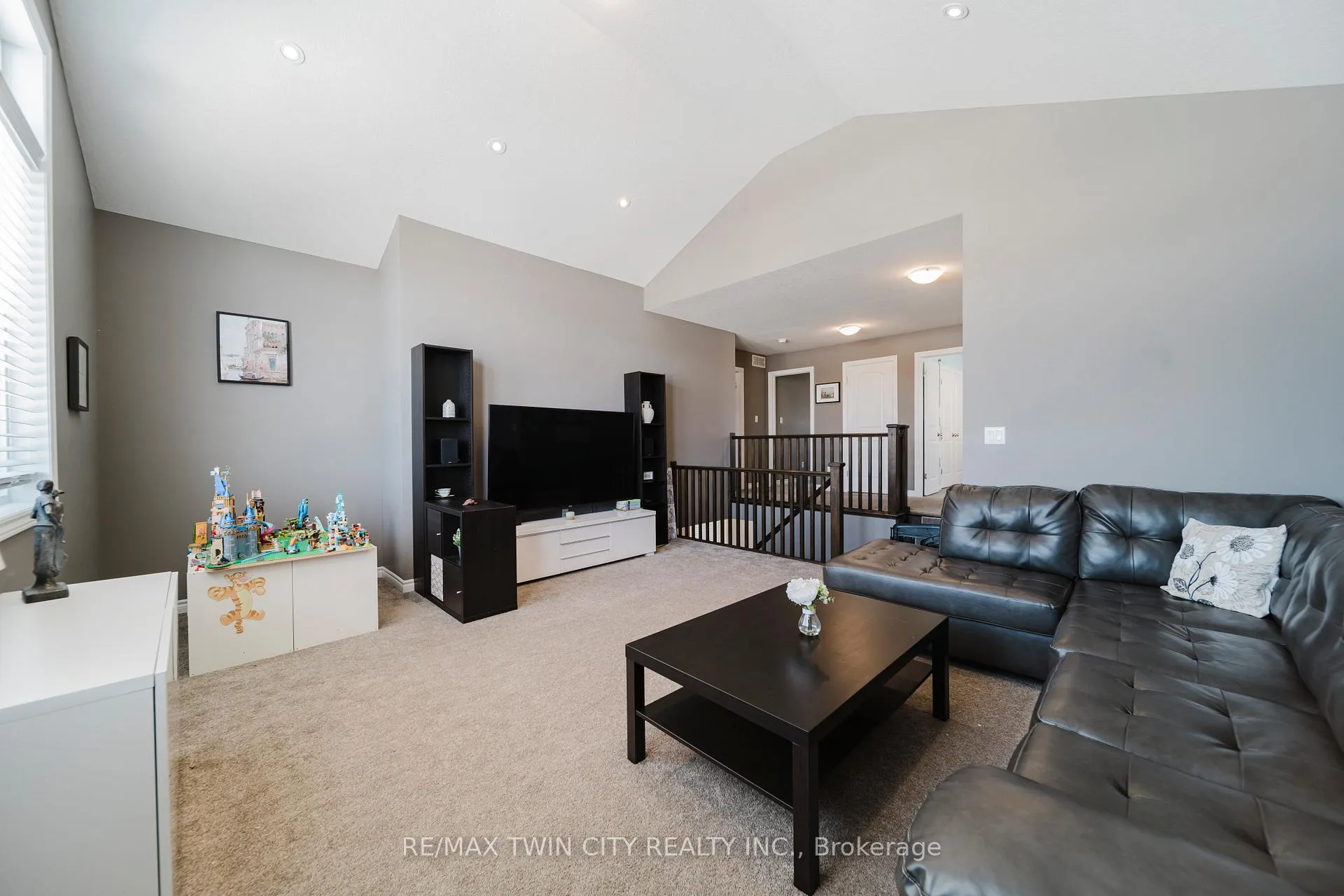 Photo 24 of 209 Ladyslipper Drive, Waterloo — HOMEH