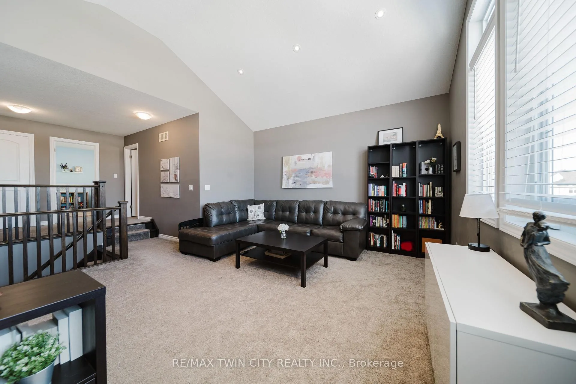 Photo 26 of 209 Ladyslipper Drive, Waterloo — HOMEH