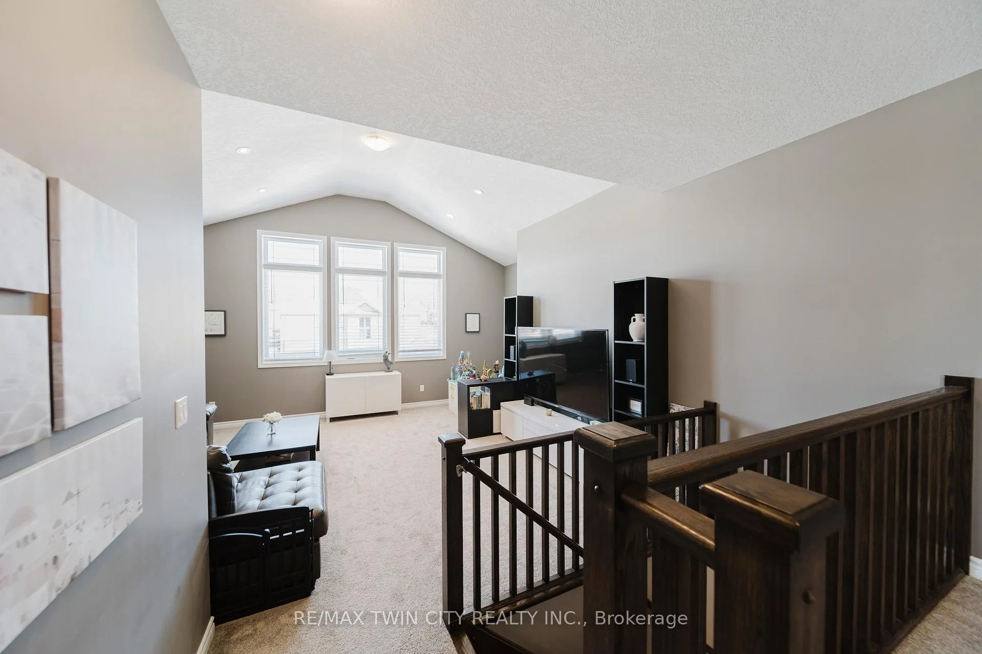Photo 29 of 209 Ladyslipper Drive, Waterloo — HOMEH