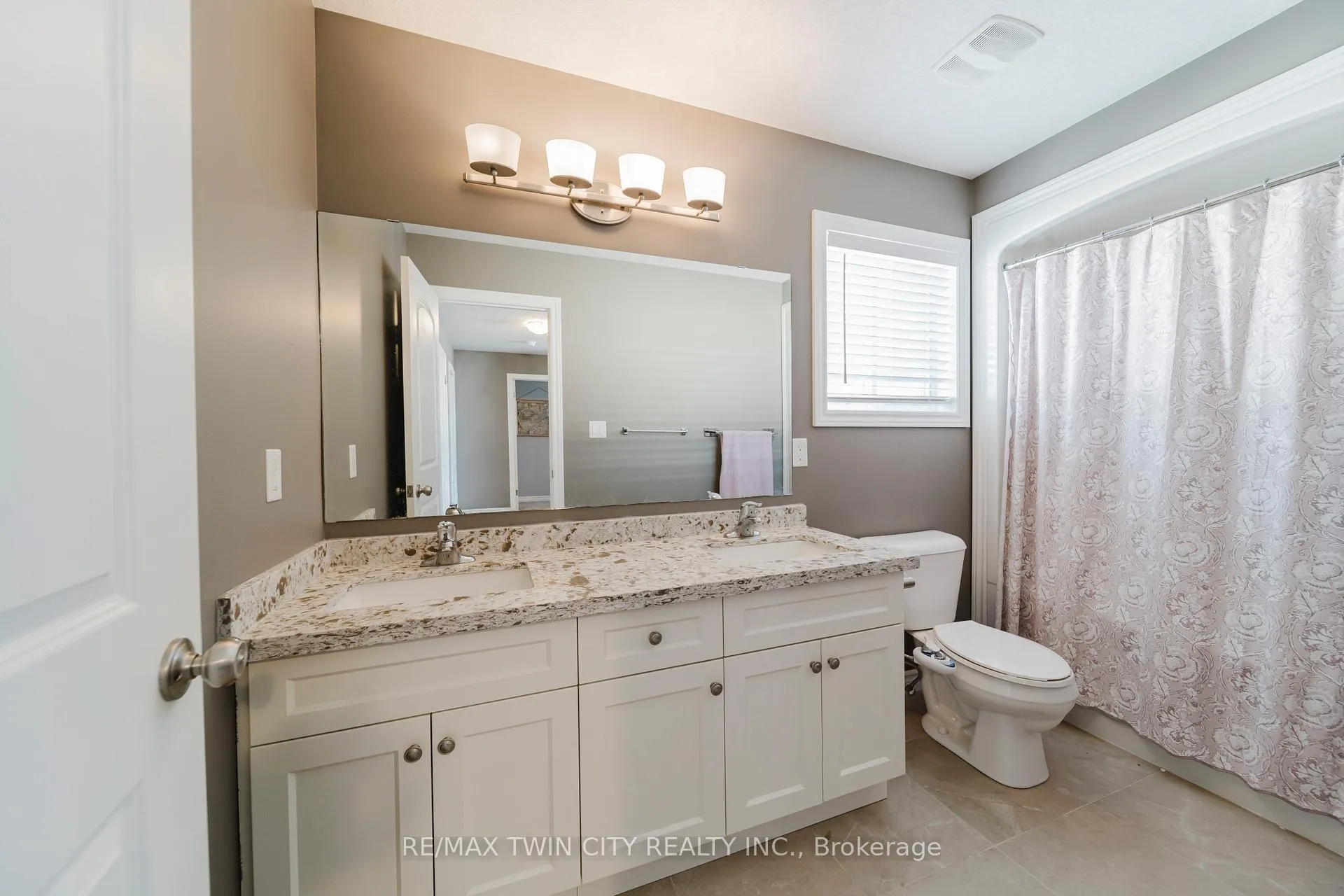 Photo 33 of 209 Ladyslipper Drive, Waterloo — HOMEH
