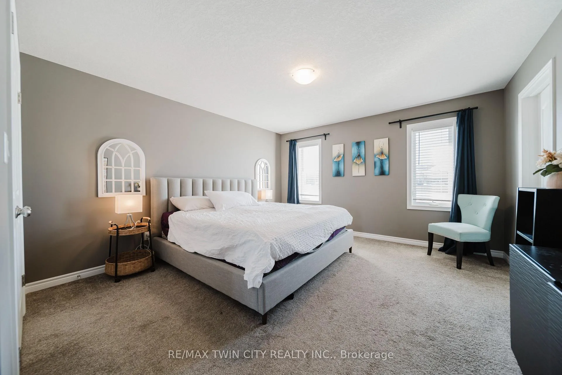 Photo 34 of 209 Ladyslipper Drive, Waterloo — HOMEH