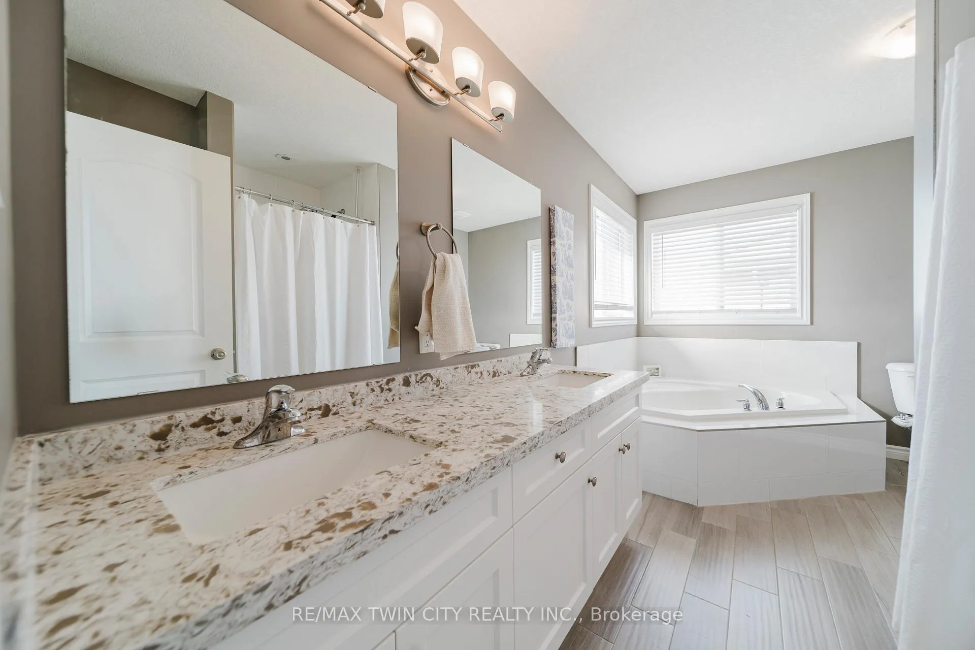 Photo 37 of 209 Ladyslipper Drive, Waterloo — HOMEH