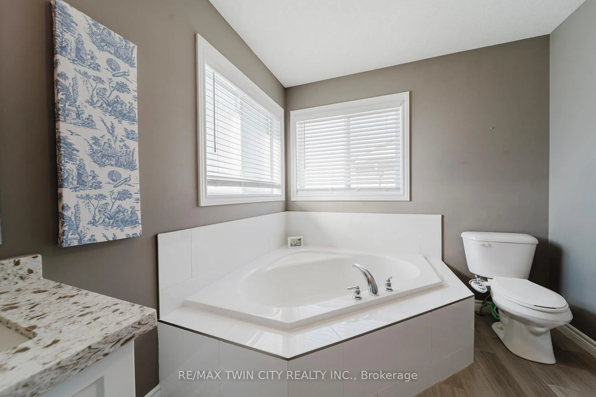 Photo 39 of 209 Ladyslipper Drive, Waterloo — HOMEH