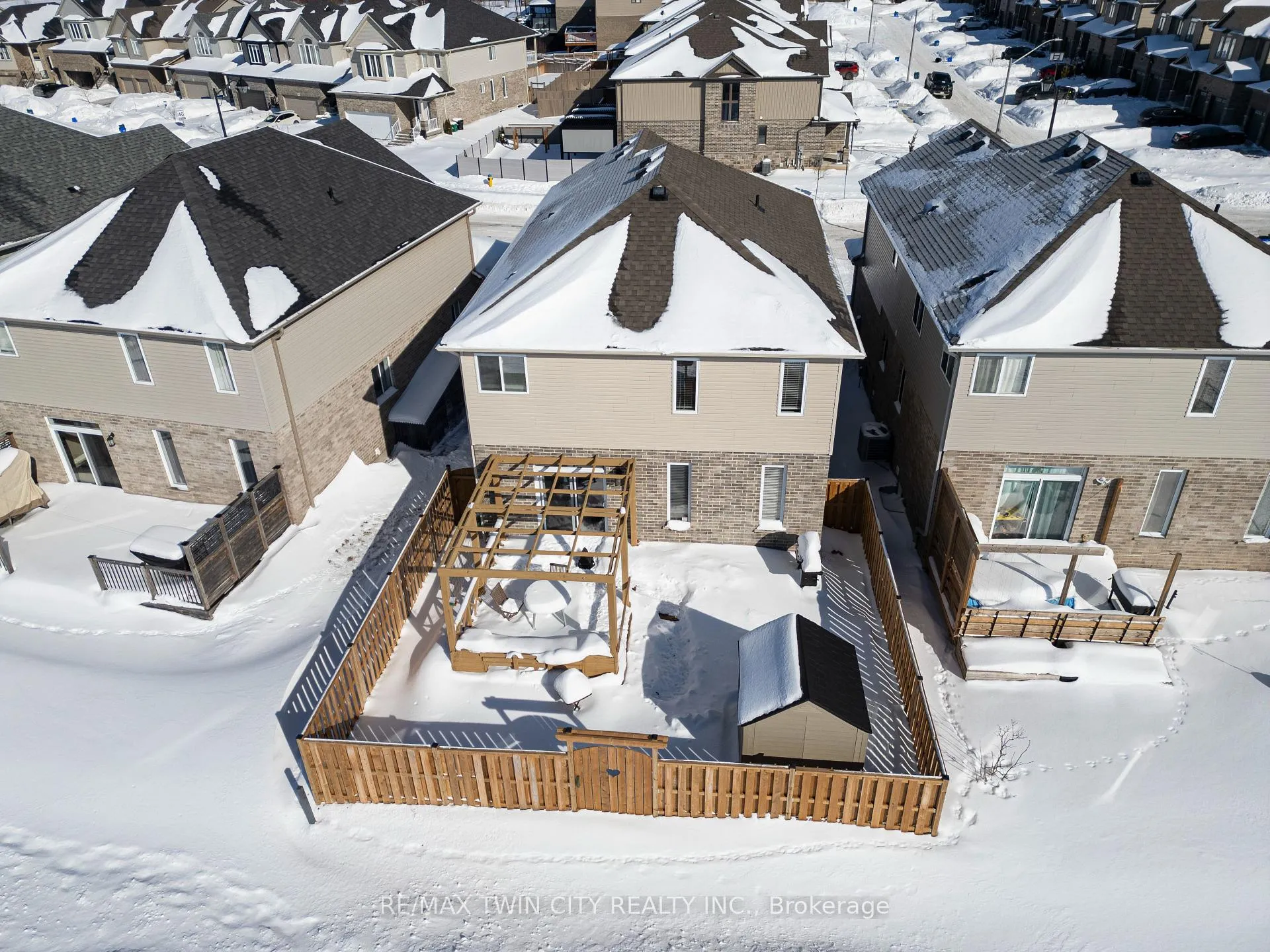 Photo 40 of 209 Ladyslipper Drive, Waterloo — HOMEH