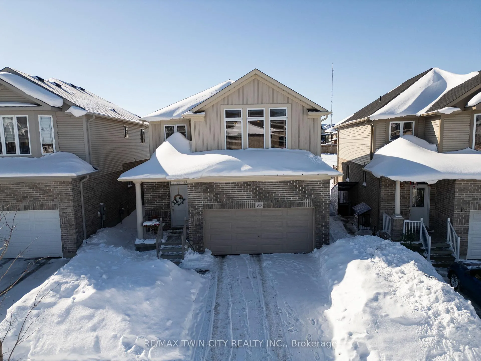 Photo 45 of 209 Ladyslipper Drive, Waterloo — HOMEH
