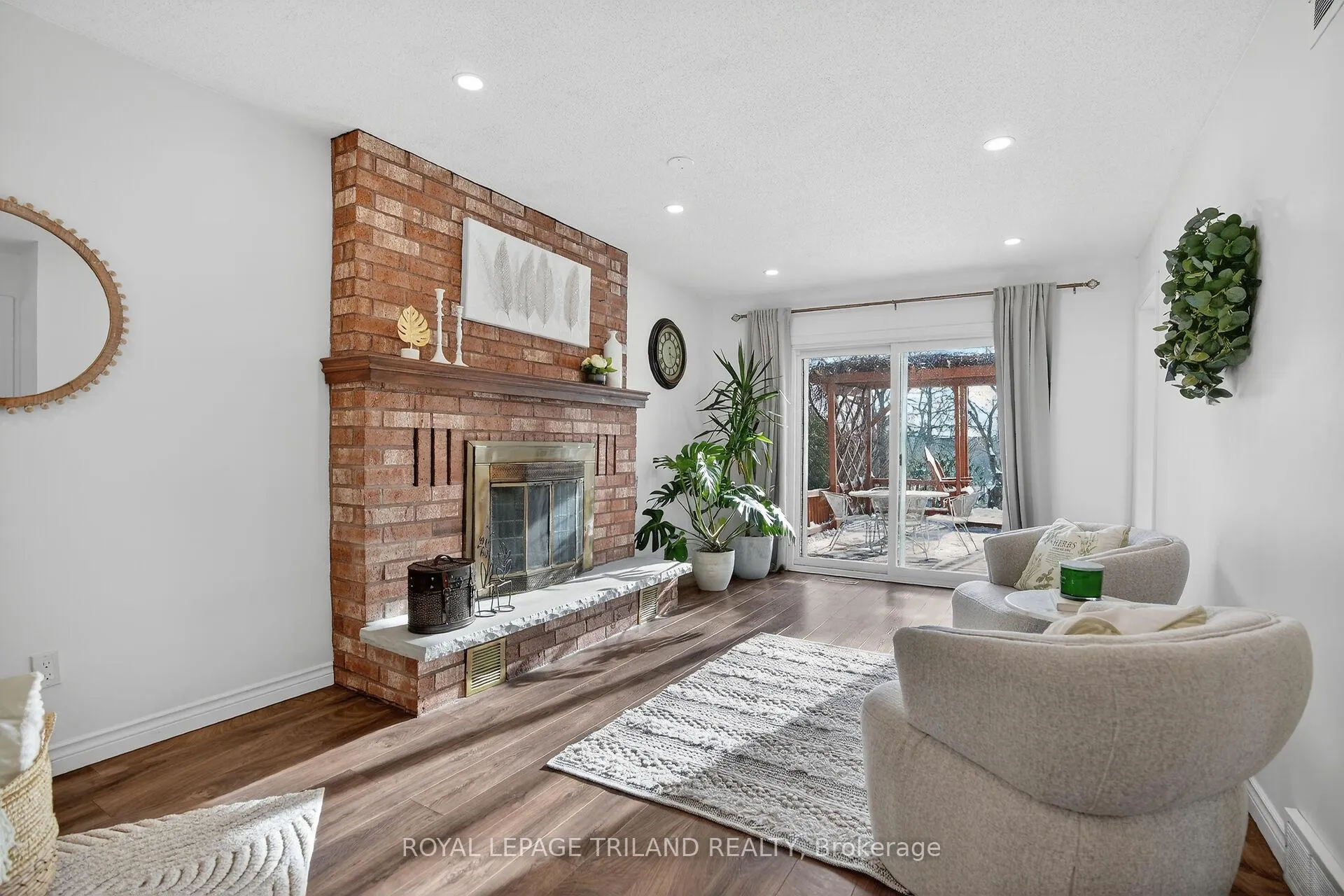 Photo 6 of 71 Chalfont Road, London, North O — HOMEH