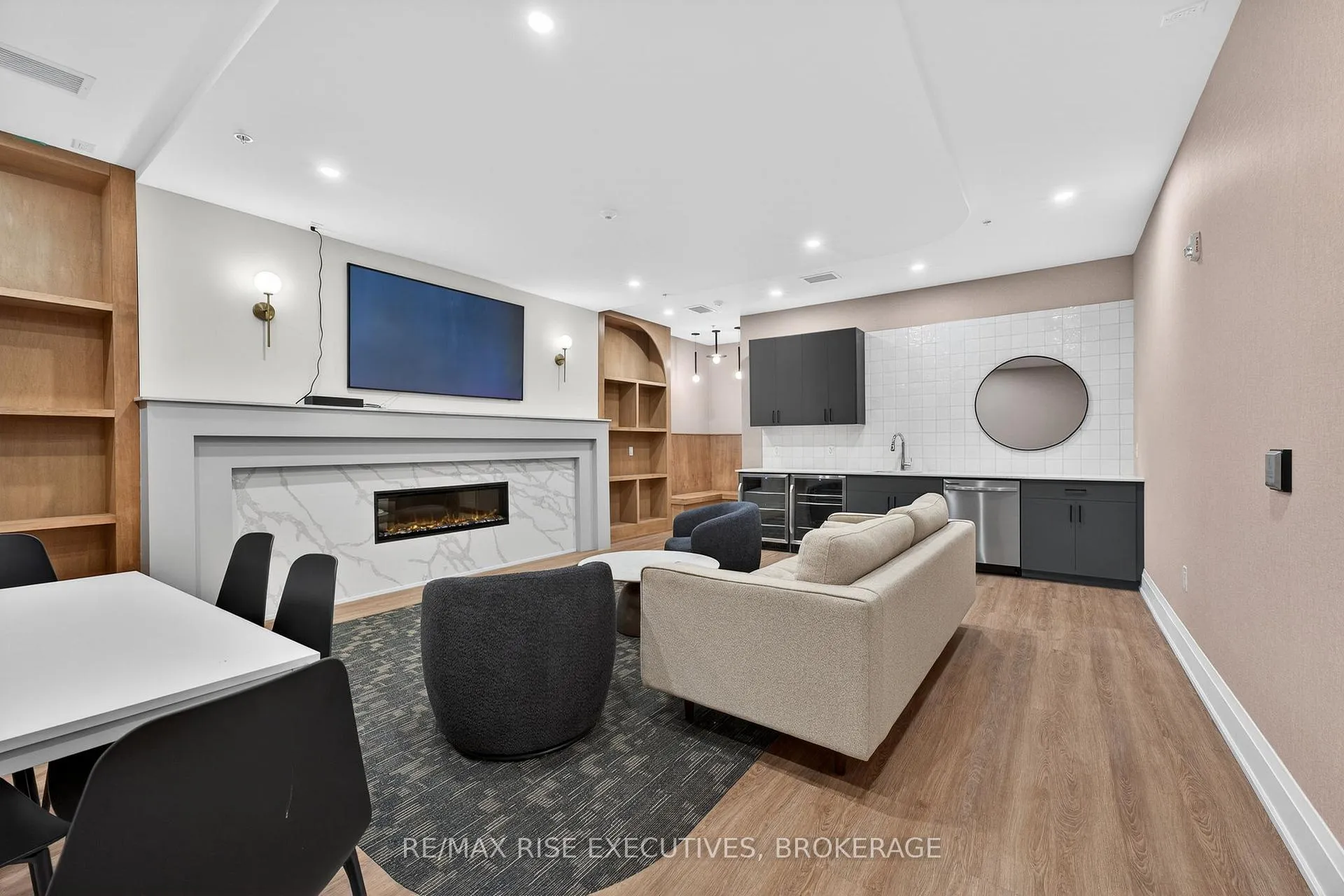 Photo 20 of Unit 813, 223 Princess Street, Kingston, East of Sir John A. Blvd — HOMEH