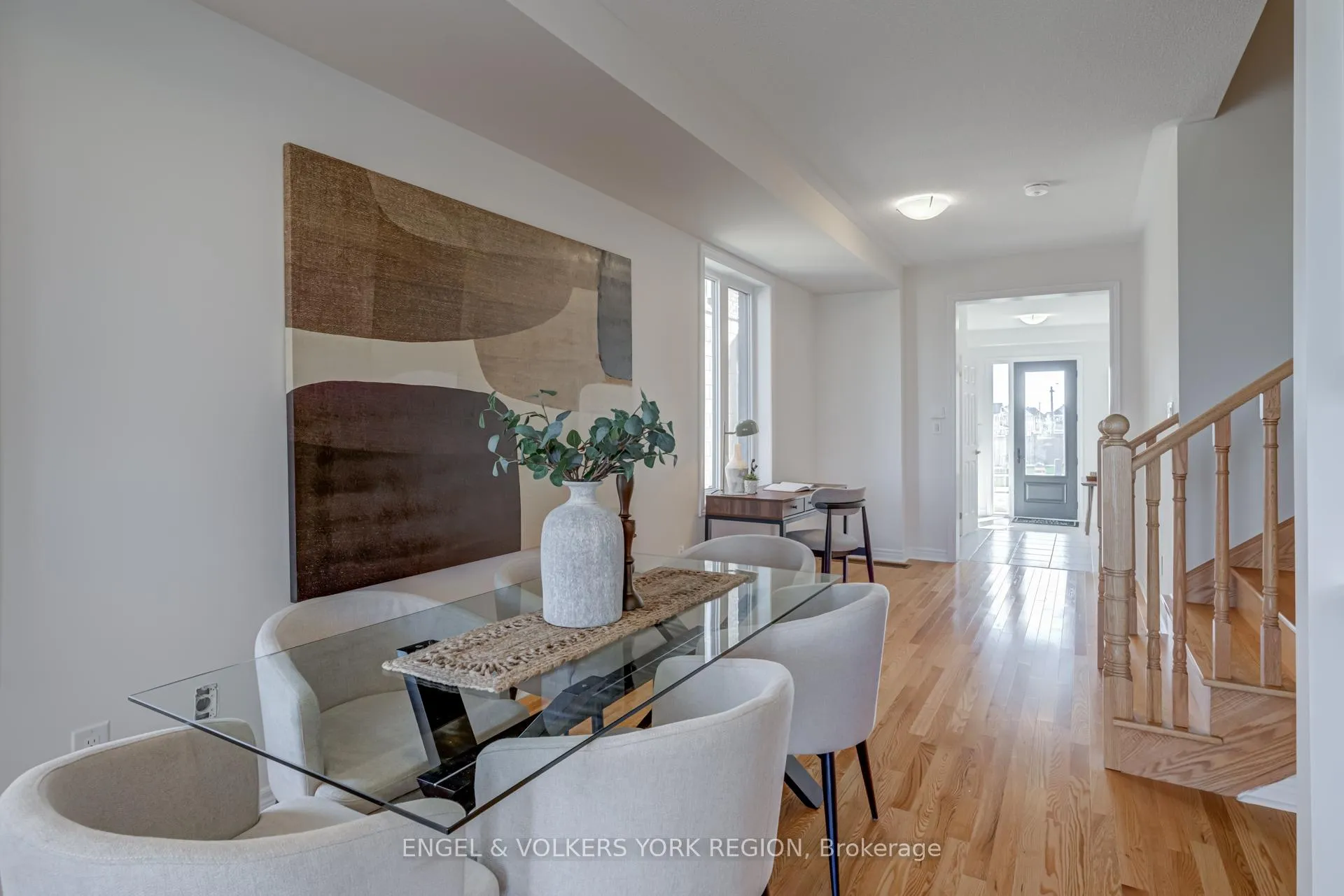 Photo 8 of 156 Mumbai Drive, Markham, Middlefield — HOMEH