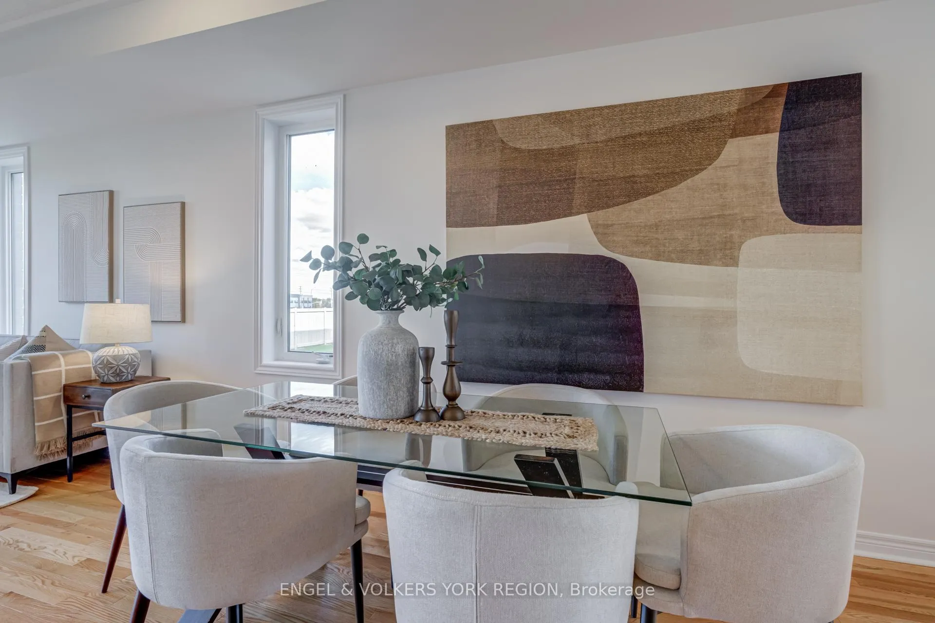 Photo 9 of 156 Mumbai Drive, Markham, Middlefield — HOMEH