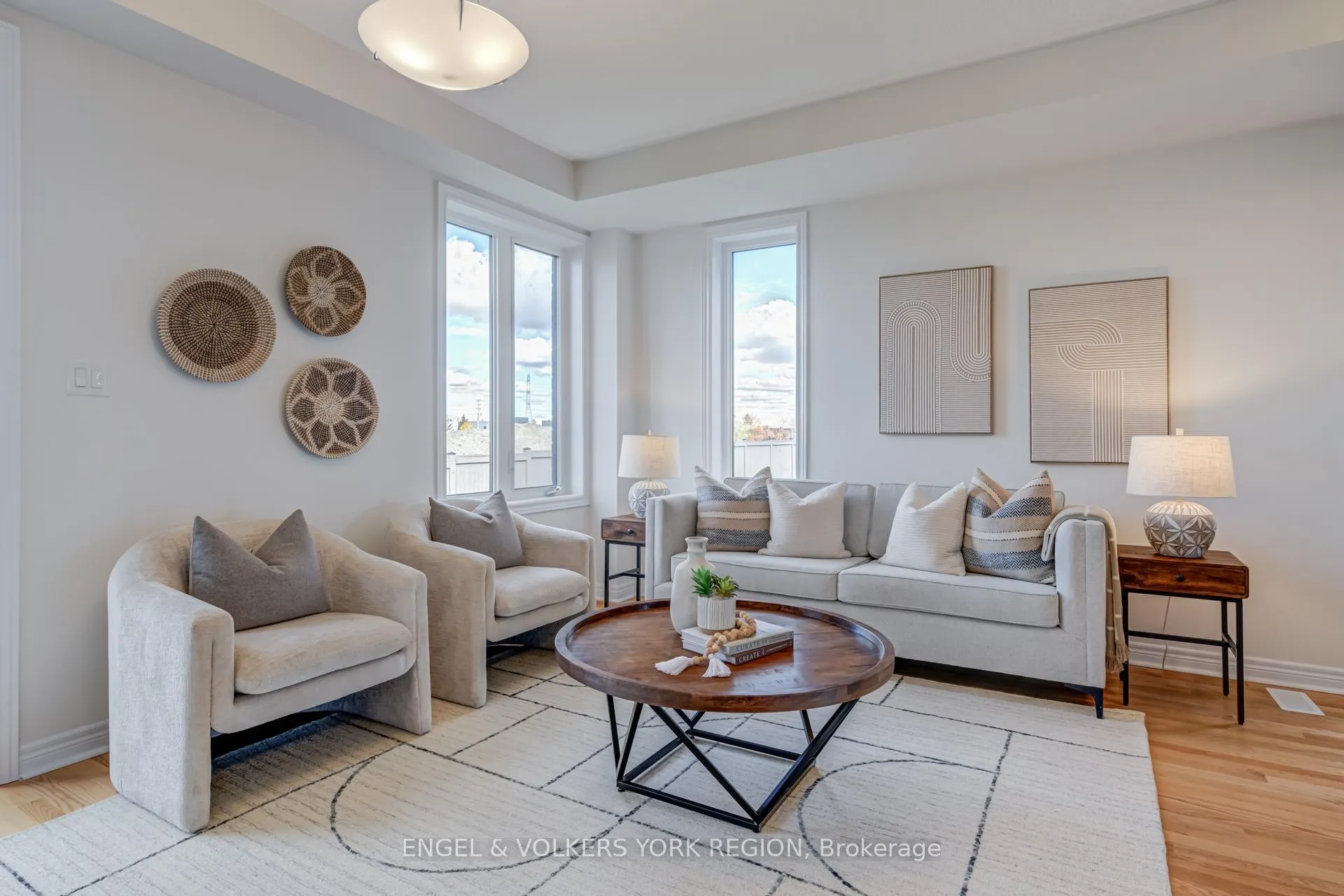 Photo 16 of 156 Mumbai Drive, Markham, Middlefield — HOMEH