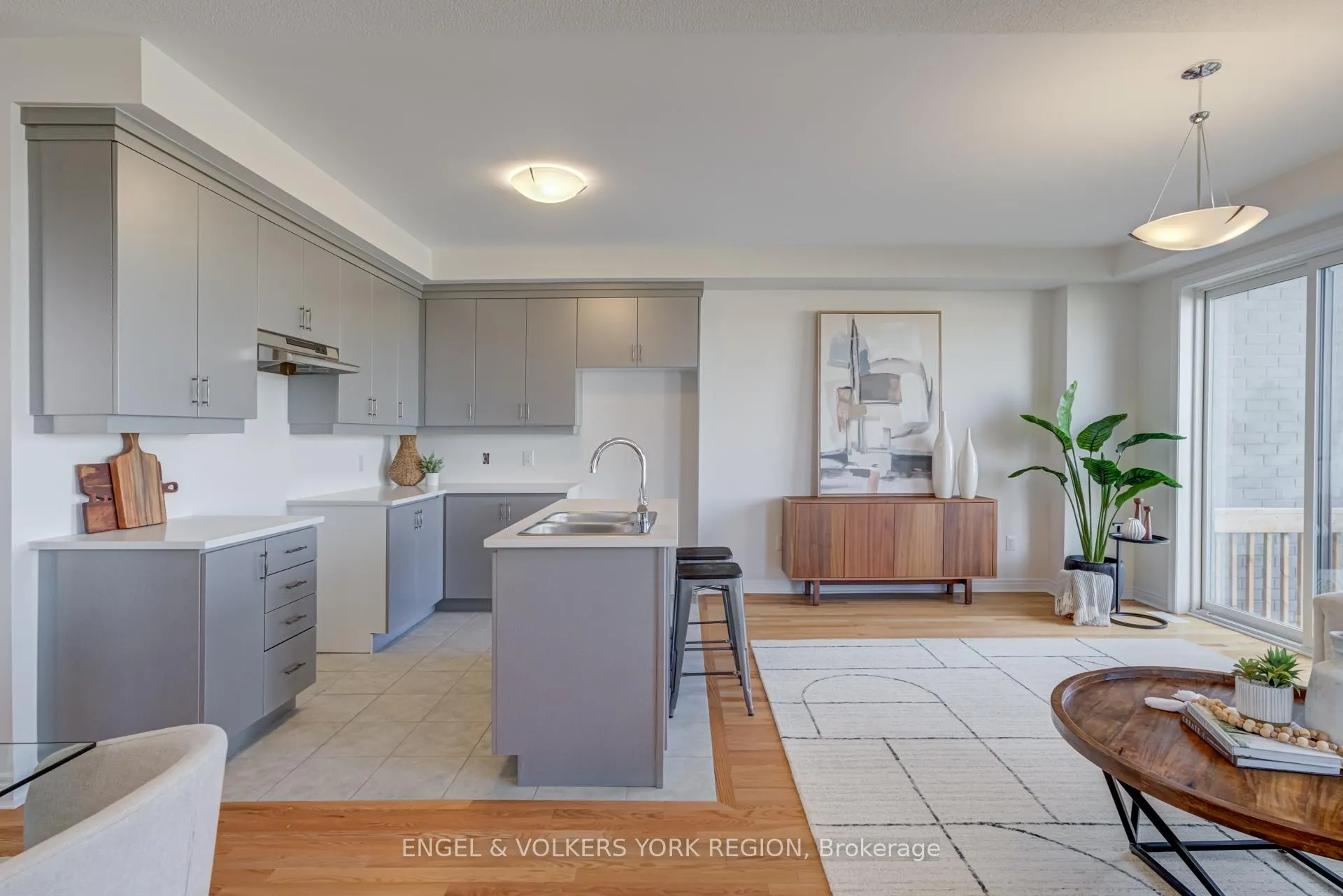 Photo 18 of 156 Mumbai Drive, Markham, Middlefield — HOMEH