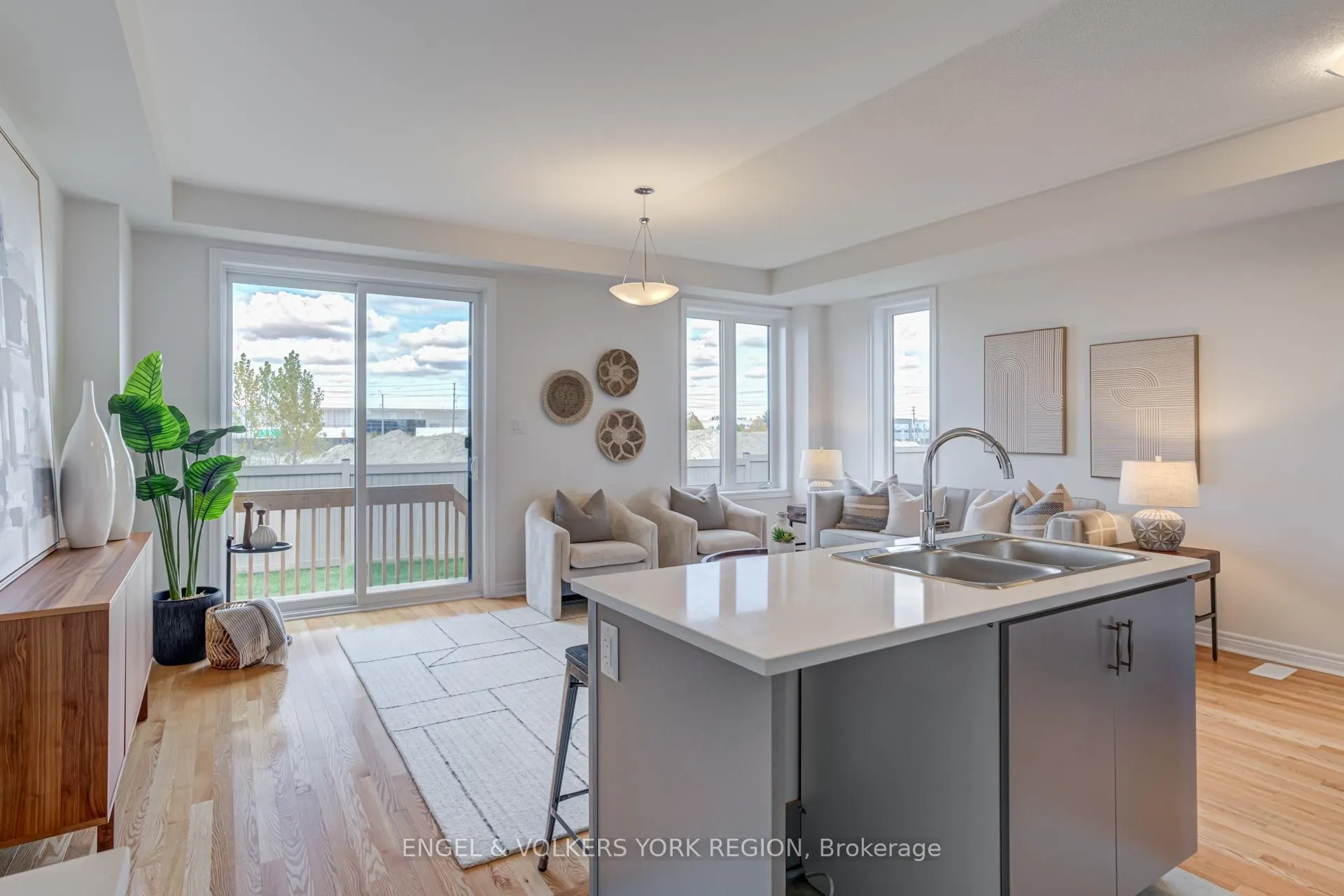 Photo 19 of 156 Mumbai Drive, Markham, Middlefield — HOMEH