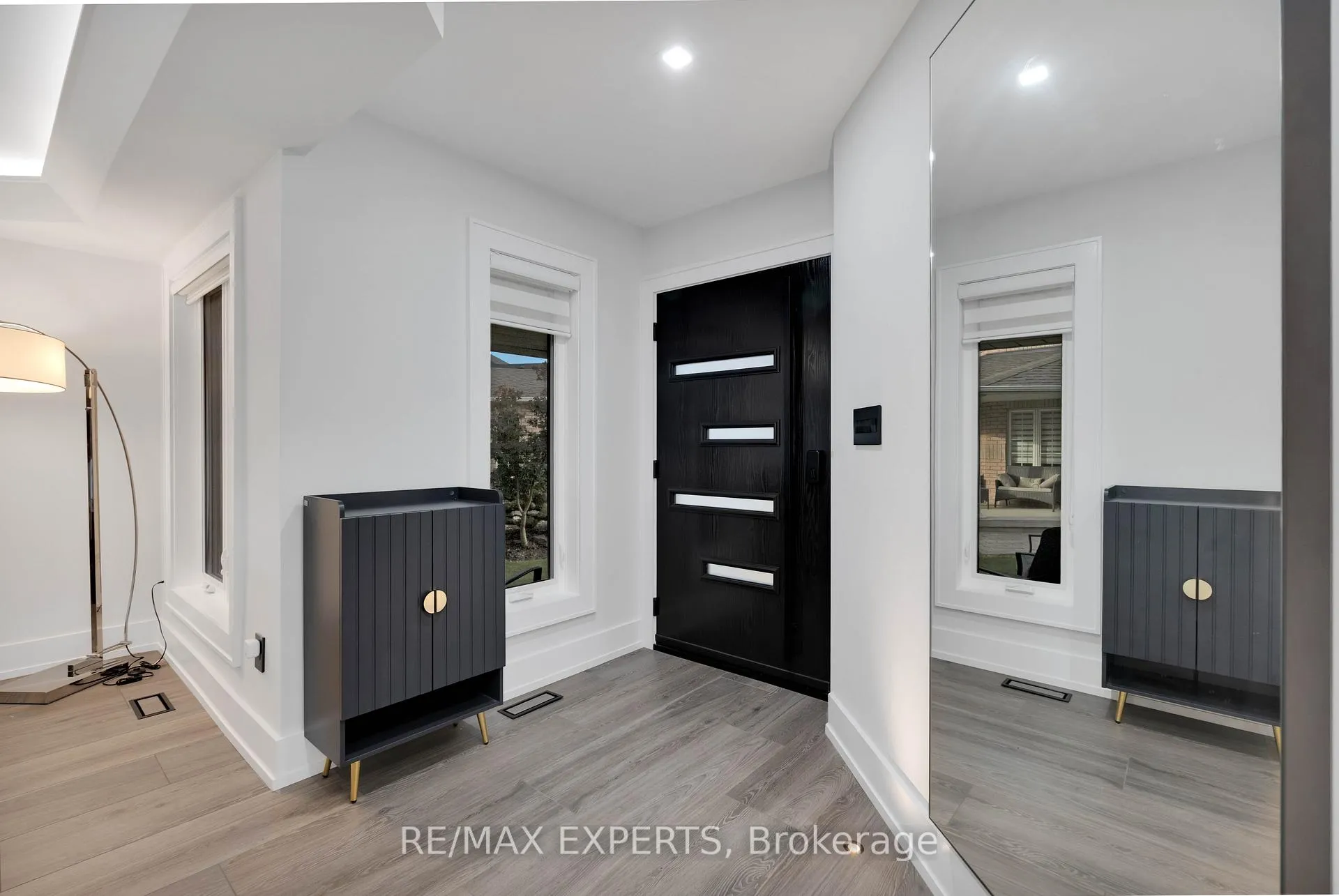 Photo 5 of 18 Flintwood Avenue, Caledon, Bolton West — HOMEH
