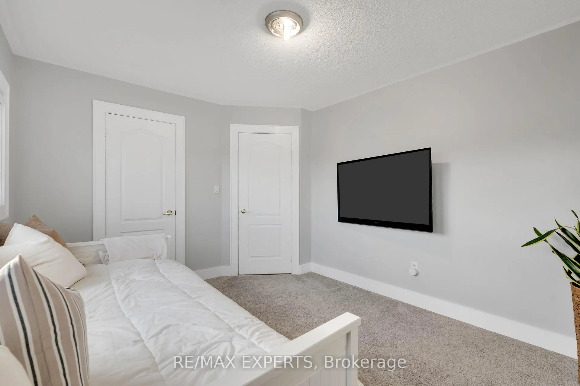 Photo 25 of 18 Flintwood Avenue, Caledon, Bolton West — HOMEH