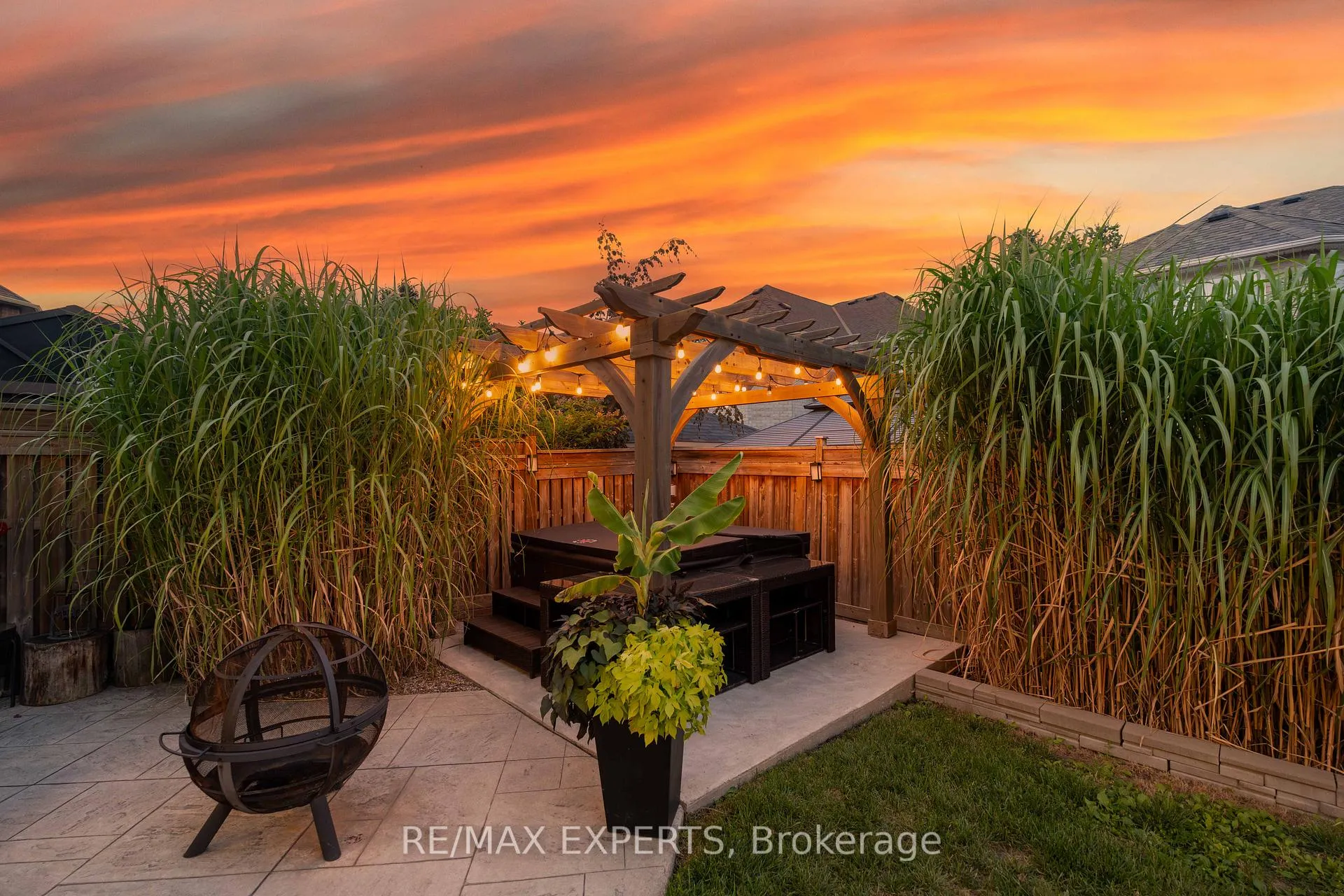 Photo 36 of 18 Flintwood Avenue, Caledon, Bolton West — HOMEH