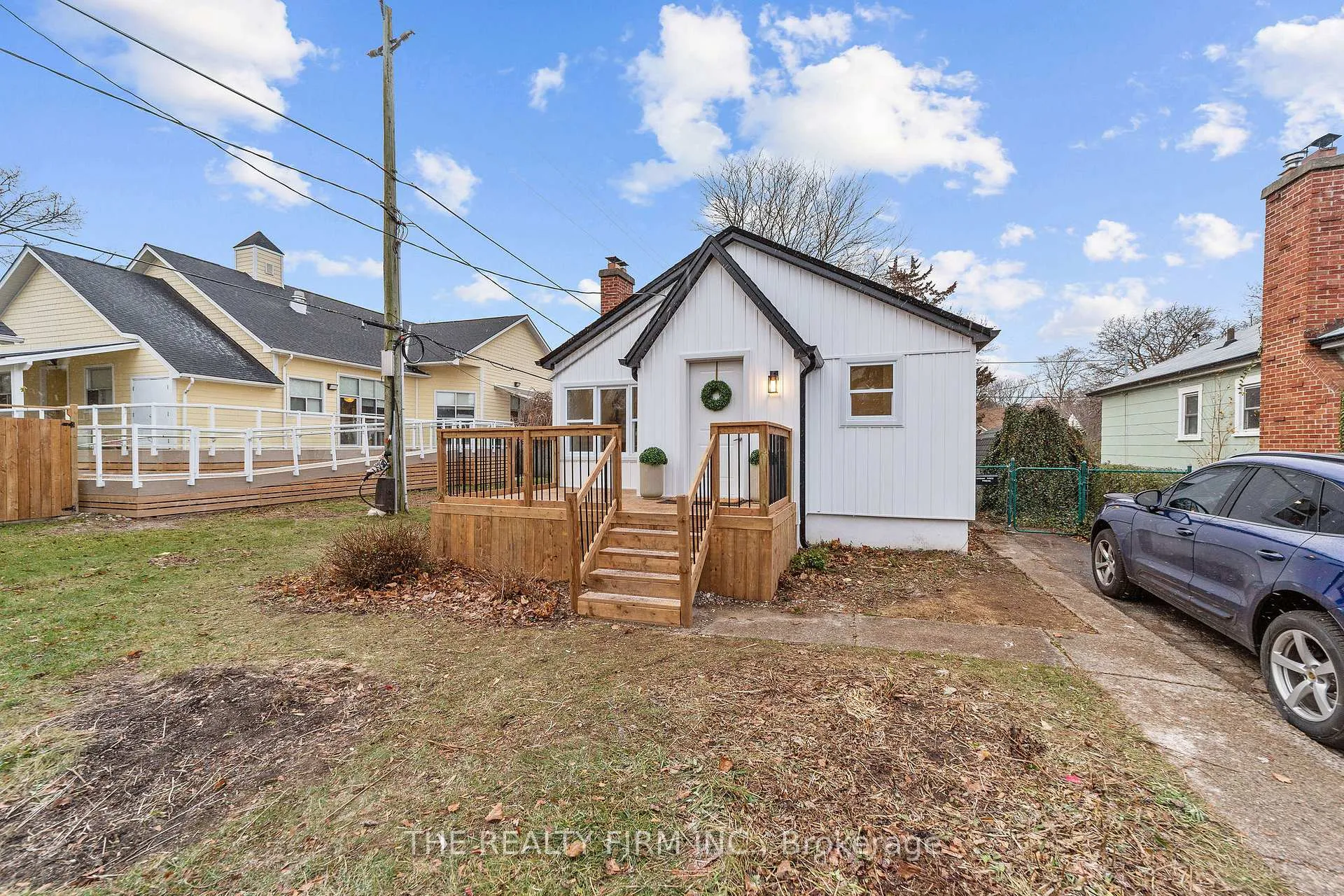 Photo 2 of 271 Herkimer Street, London, South H — HOMEH