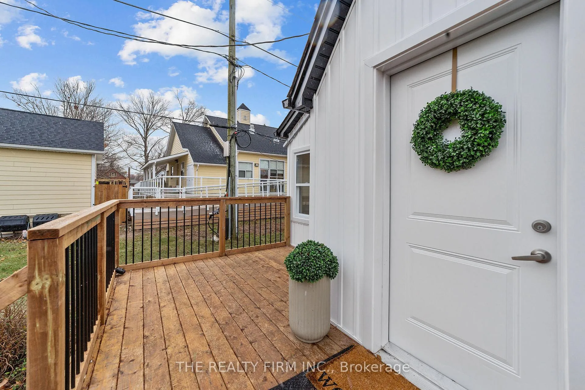 Photo 4 of 271 Herkimer Street, London, South H — HOMEH