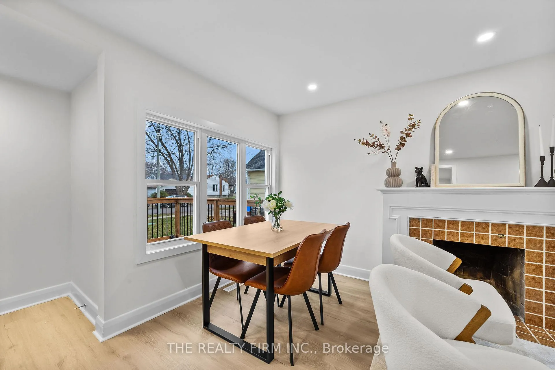 Photo 7 of 271 Herkimer Street, London, South H — HOMEH