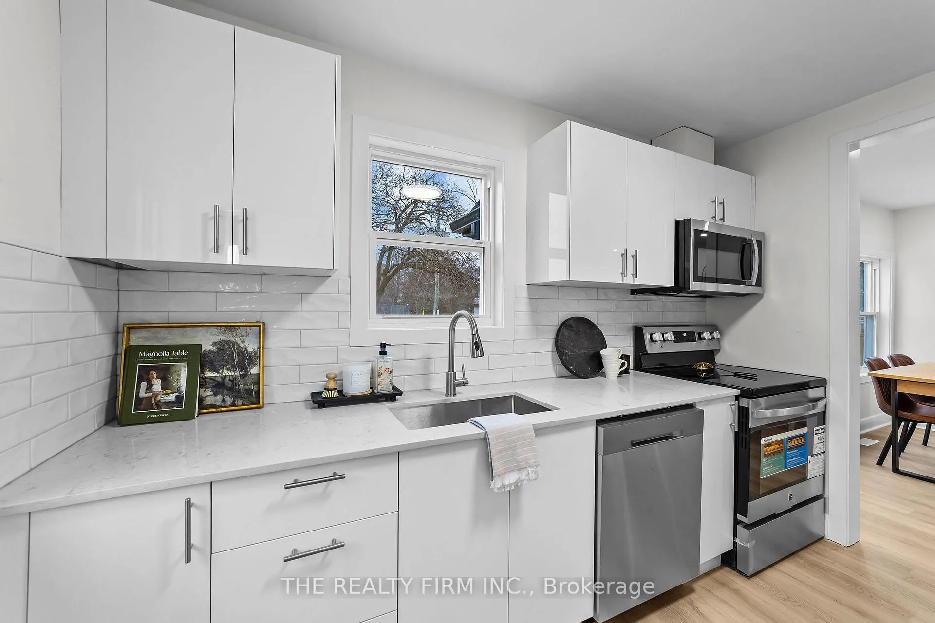 Photo 12 of 271 Herkimer Street, London, South H — HOMEH