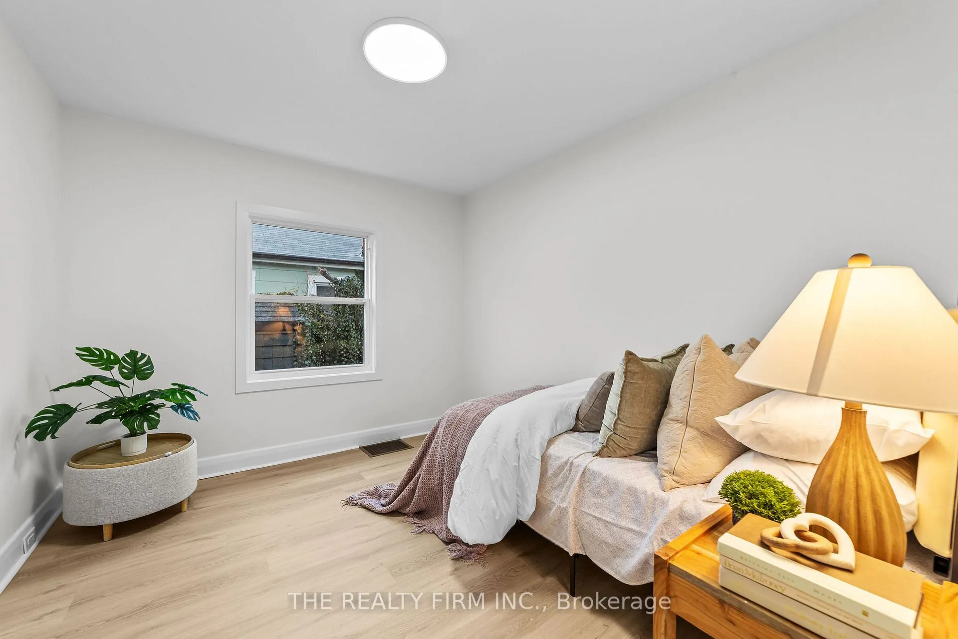 Photo 13 of 271 Herkimer Street, London, South H — HOMEH