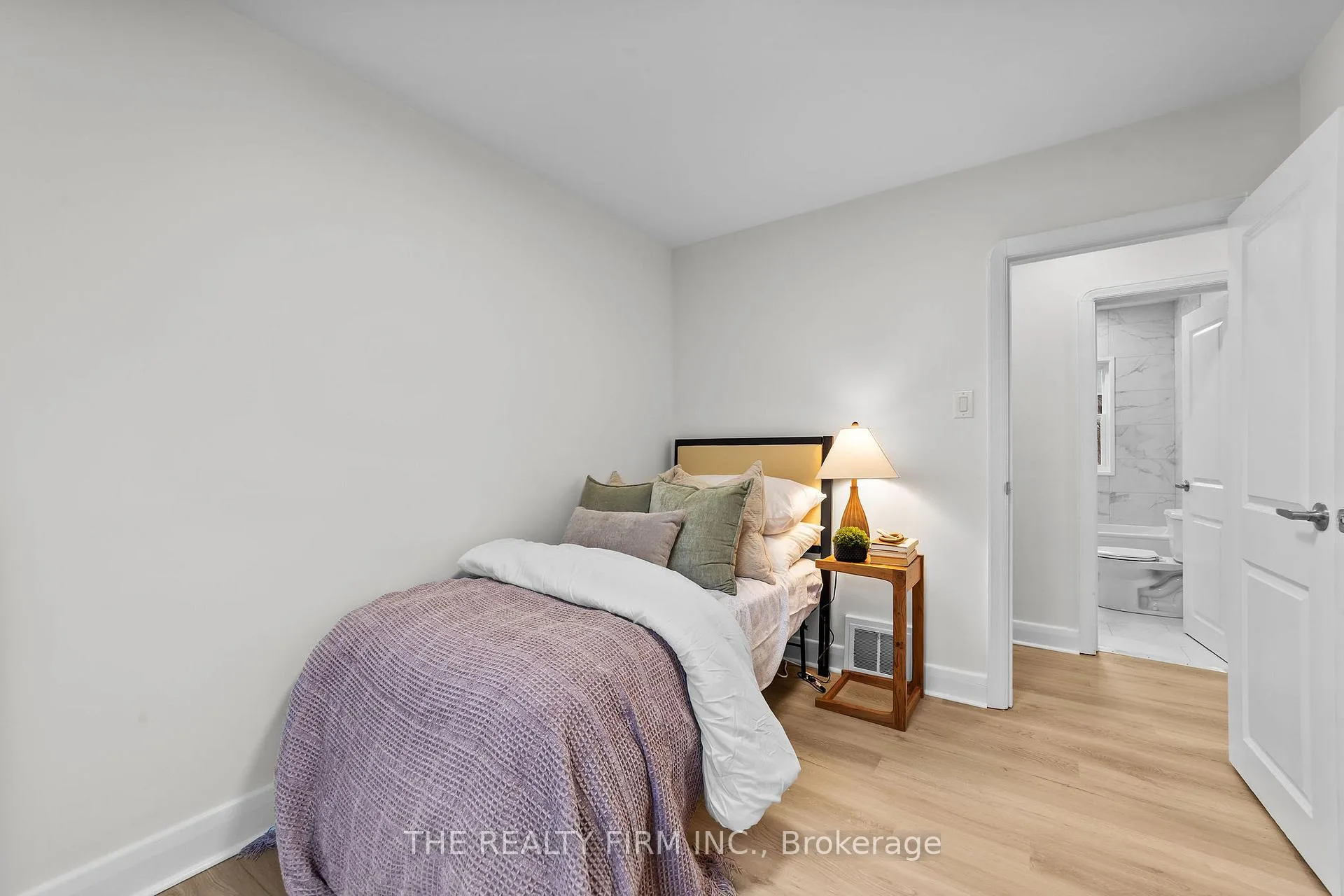 Photo 14 of 271 Herkimer Street, London, South H — HOMEH