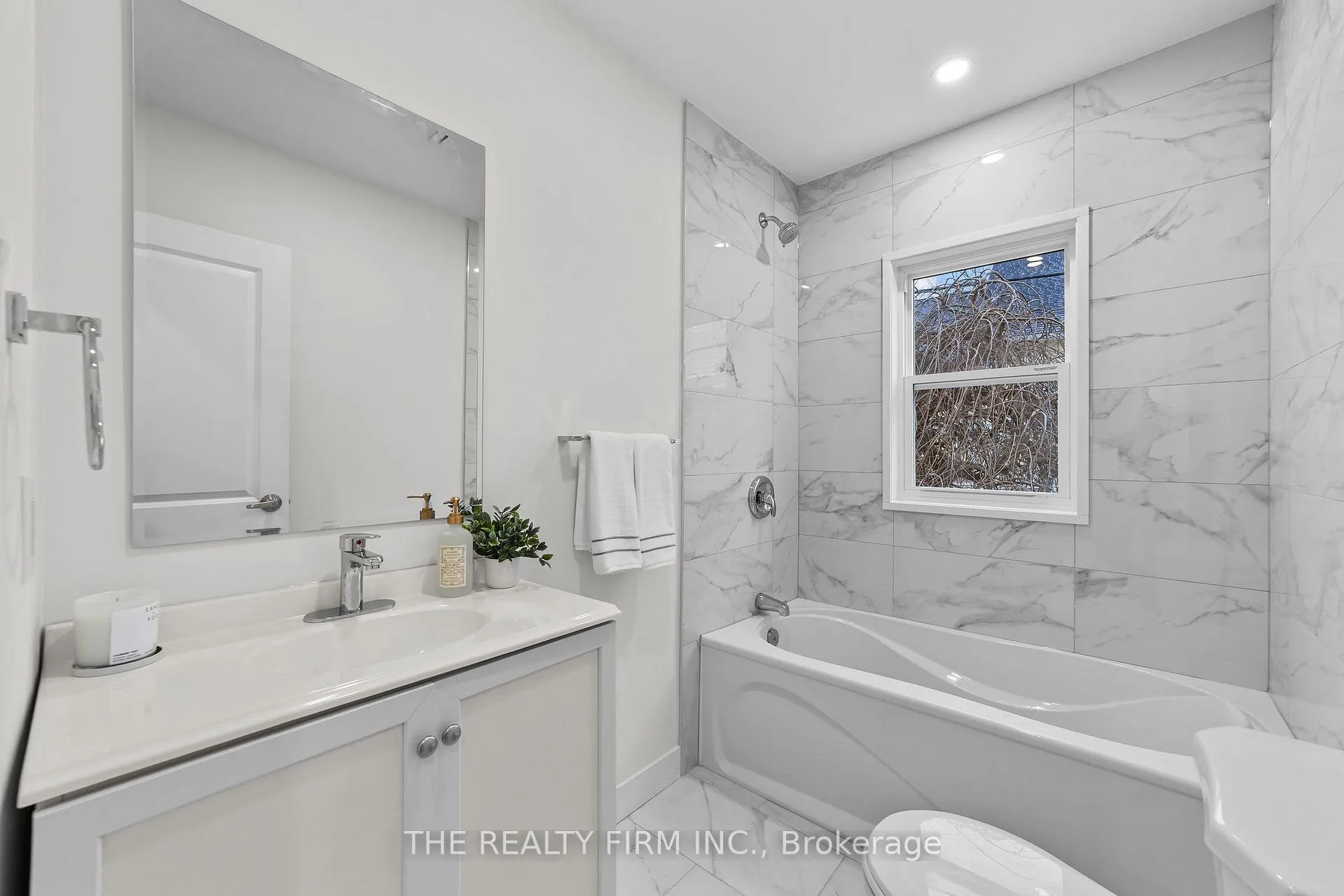 Photo 17 of 271 Herkimer Street, London, South H — HOMEH