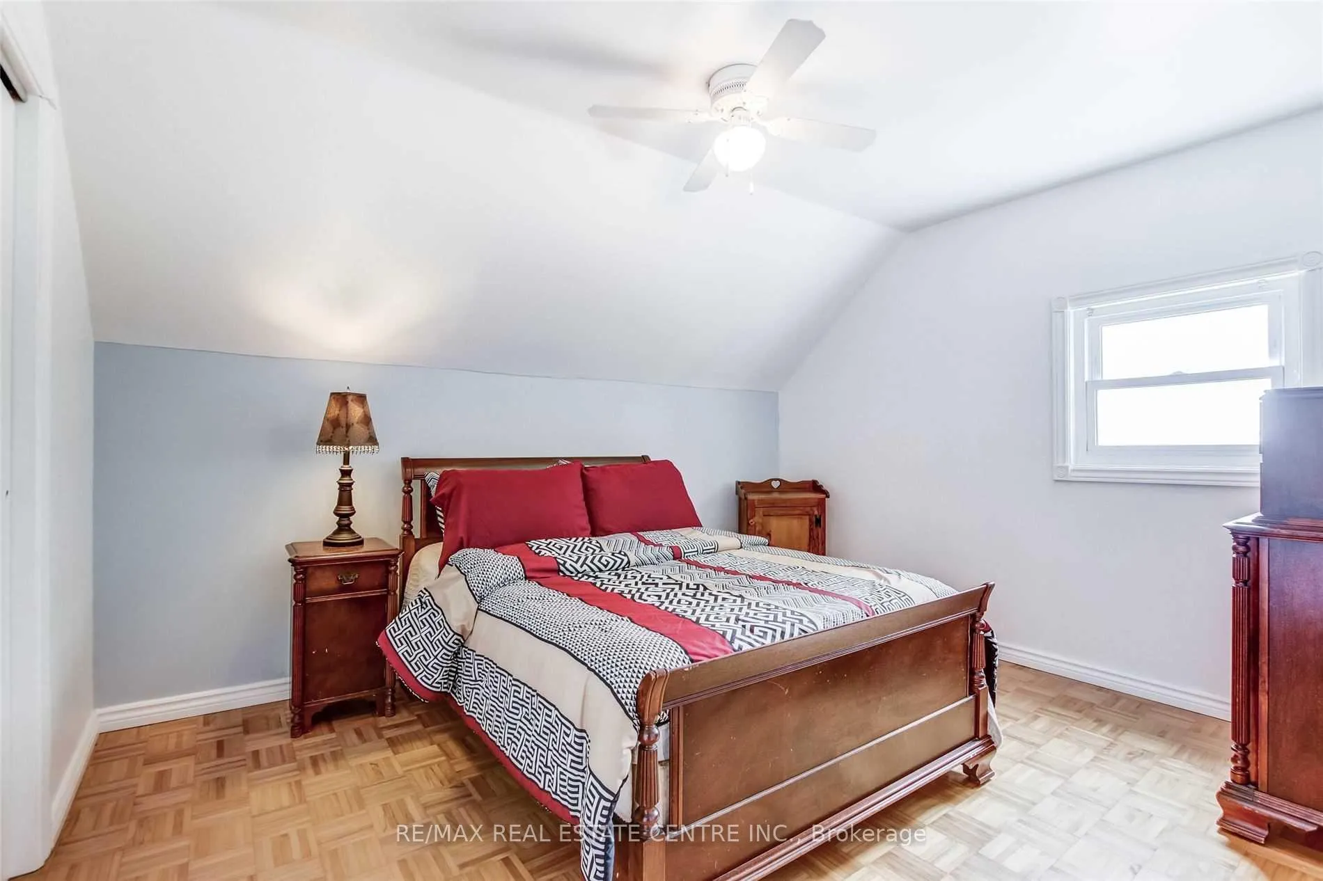 Photo 18 of 755 Chippawa Road, Port Colborne, Bethel — HOMEH