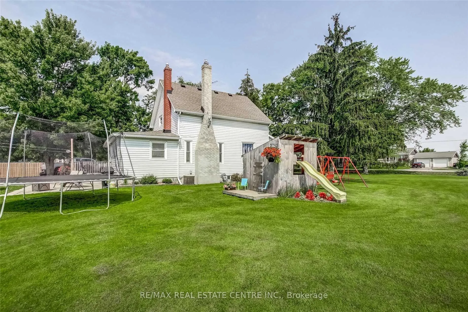 Photo 26 of 755 Chippawa Road, Port Colborne, Bethel — HOMEH