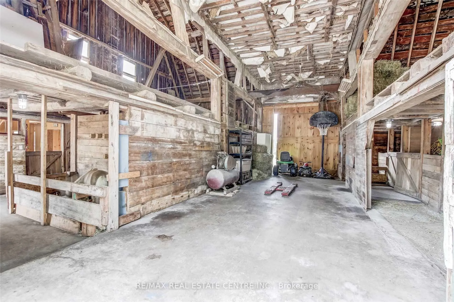 Photo 31 of 755 Chippawa Road, Port Colborne, Bethel — HOMEH