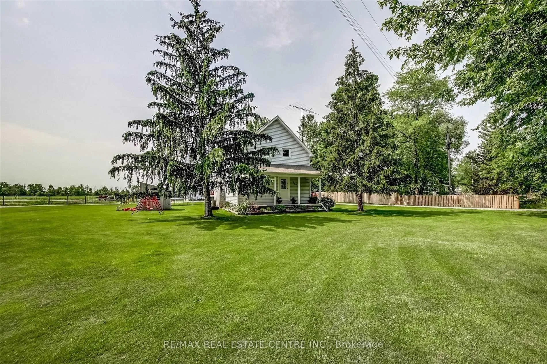 Photo 36 of 755 Chippawa Road, Port Colborne, Bethel — HOMEH
