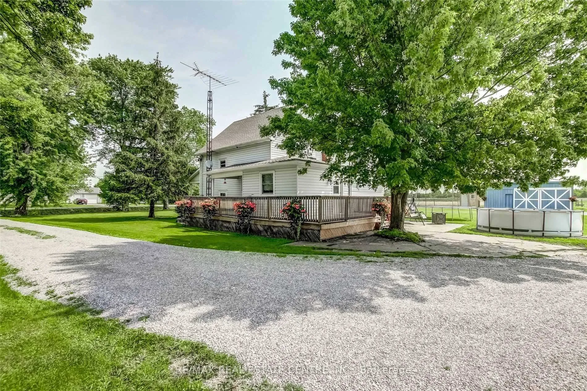 Photo 38 of 755 Chippawa Road, Port Colborne, Bethel — HOMEH