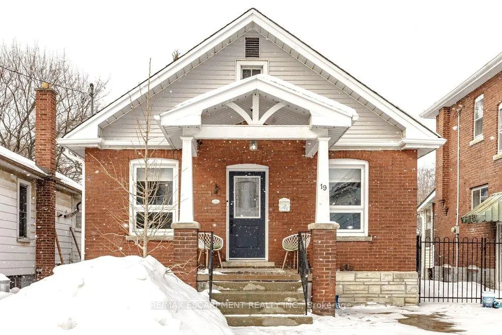 Photo 2 of 19 Huxley Avenue N, Hamilton, Crown Point — HOMEH