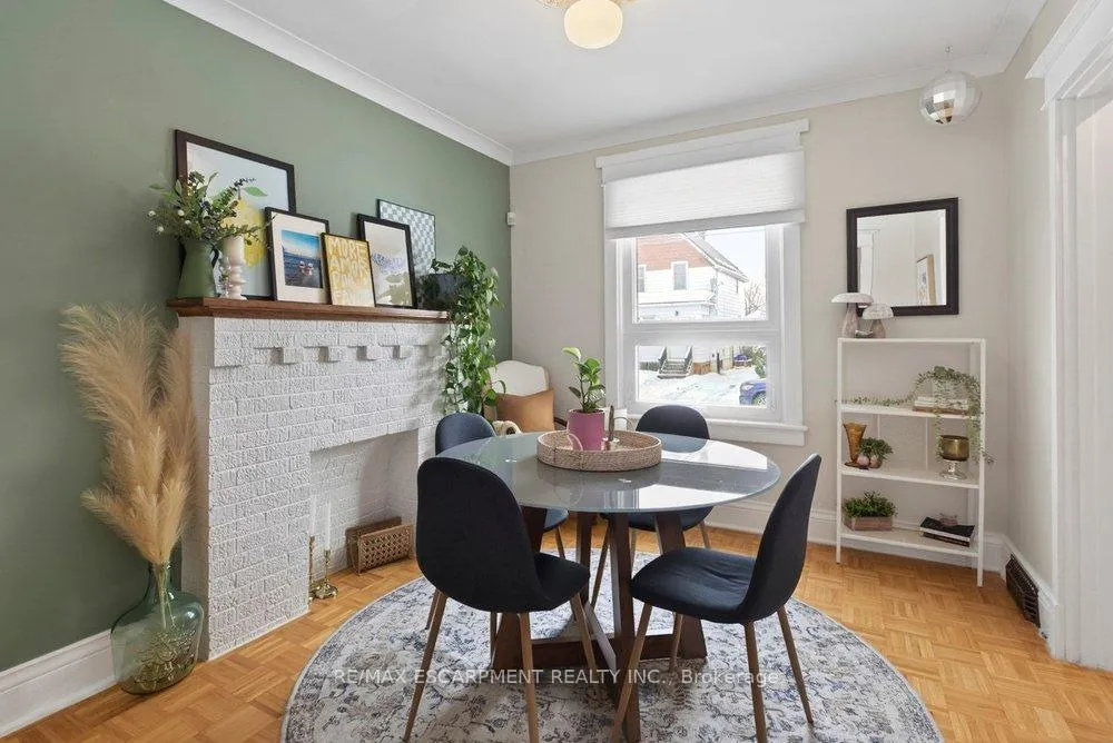 Photo 3 of 19 Huxley Avenue N, Hamilton, Crown Point — HOMEH