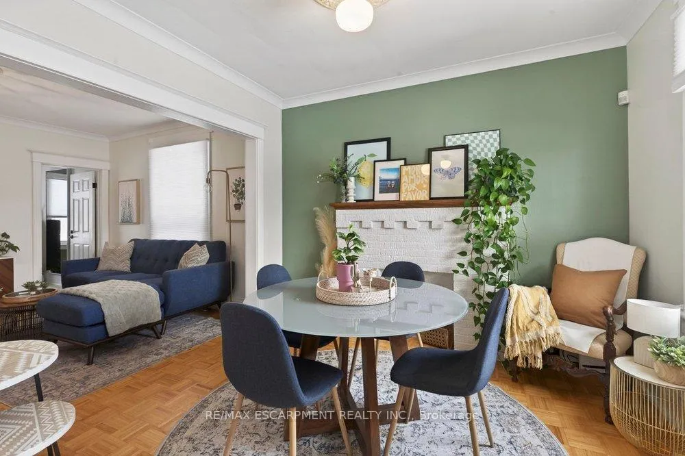 Photo 4 of 19 Huxley Avenue N, Hamilton, Crown Point — HOMEH