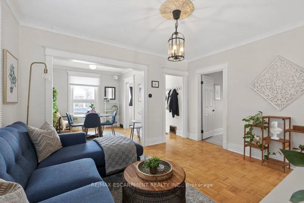 Photo 9 of 19 Huxley Avenue N, Hamilton, Crown Point — HOMEH