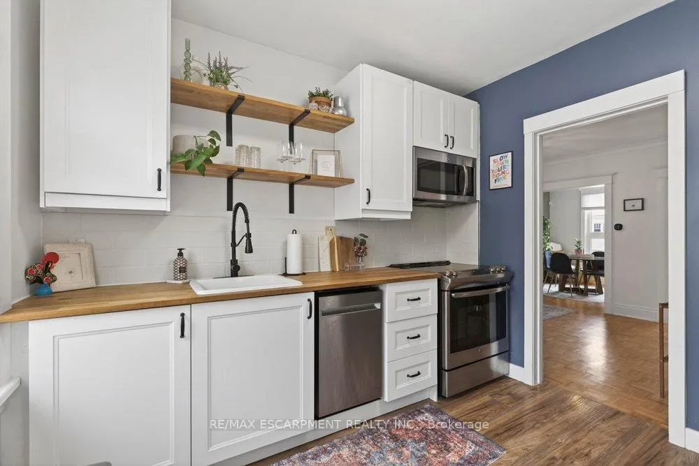 Photo 13 of 19 Huxley Avenue N, Hamilton, Crown Point — HOMEH
