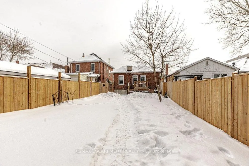 Photo 34 of 19 Huxley Avenue N, Hamilton, Crown Point — HOMEH