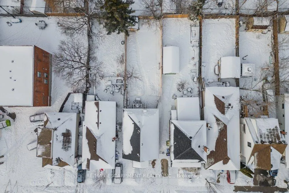 Photo 36 of 19 Huxley Avenue N, Hamilton, Crown Point — HOMEH